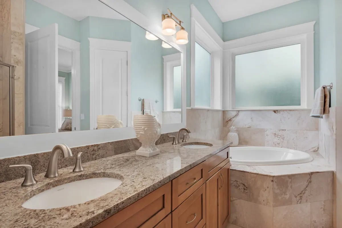 Shenanigans-11.. 1st floor master suite complete with huge garden tub, separate shower, double granite vanity, and more closet space than you'll ever need.