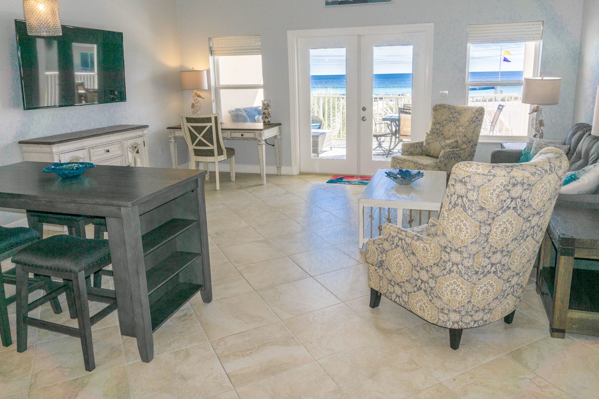 Breathtaking Gulf Views from Kitchen, Living Area, and King Master Suite