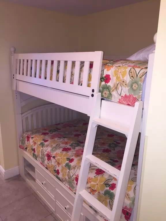 Bunks in offshoot of hallway
