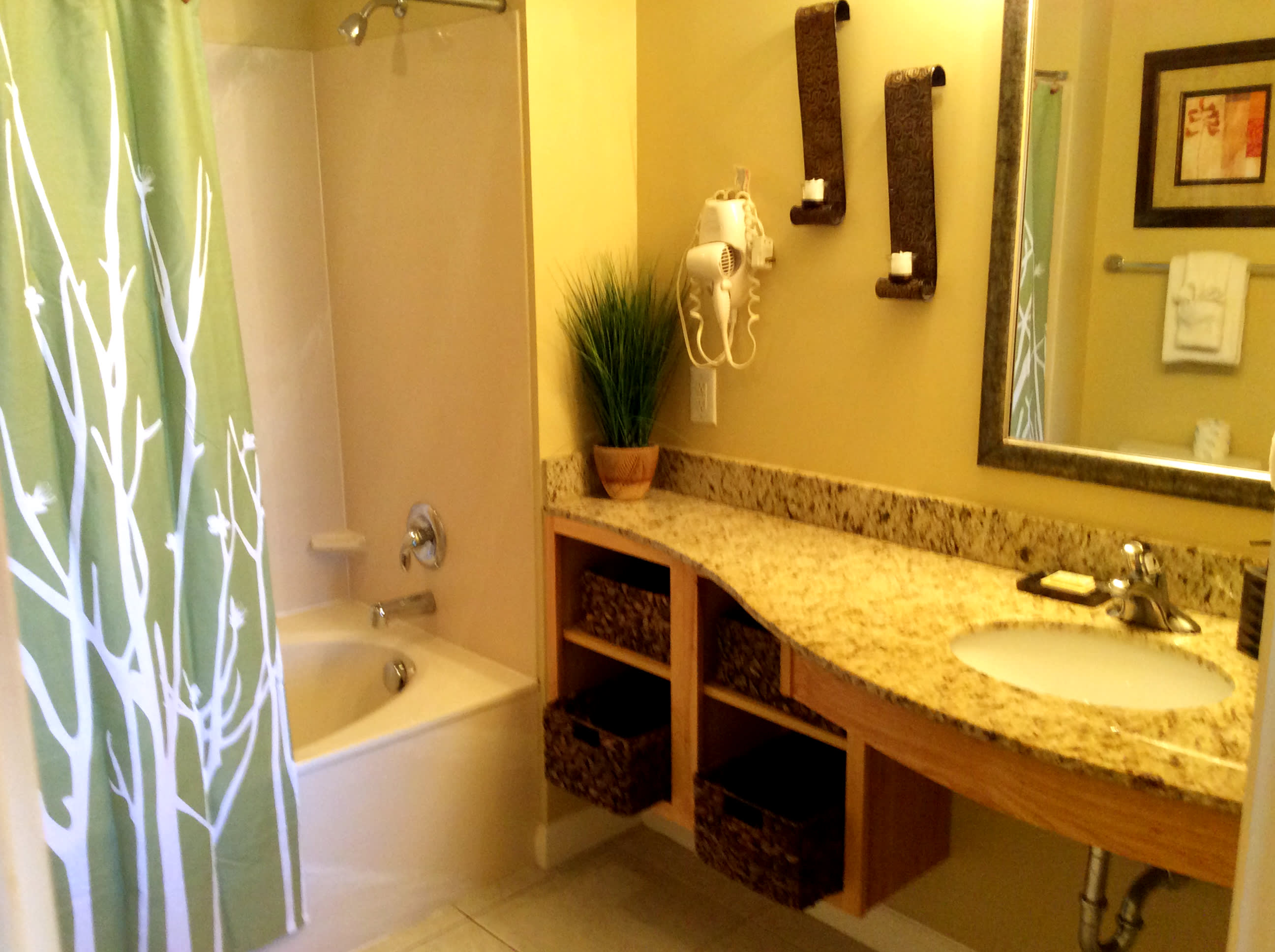Private ensuite bathroom