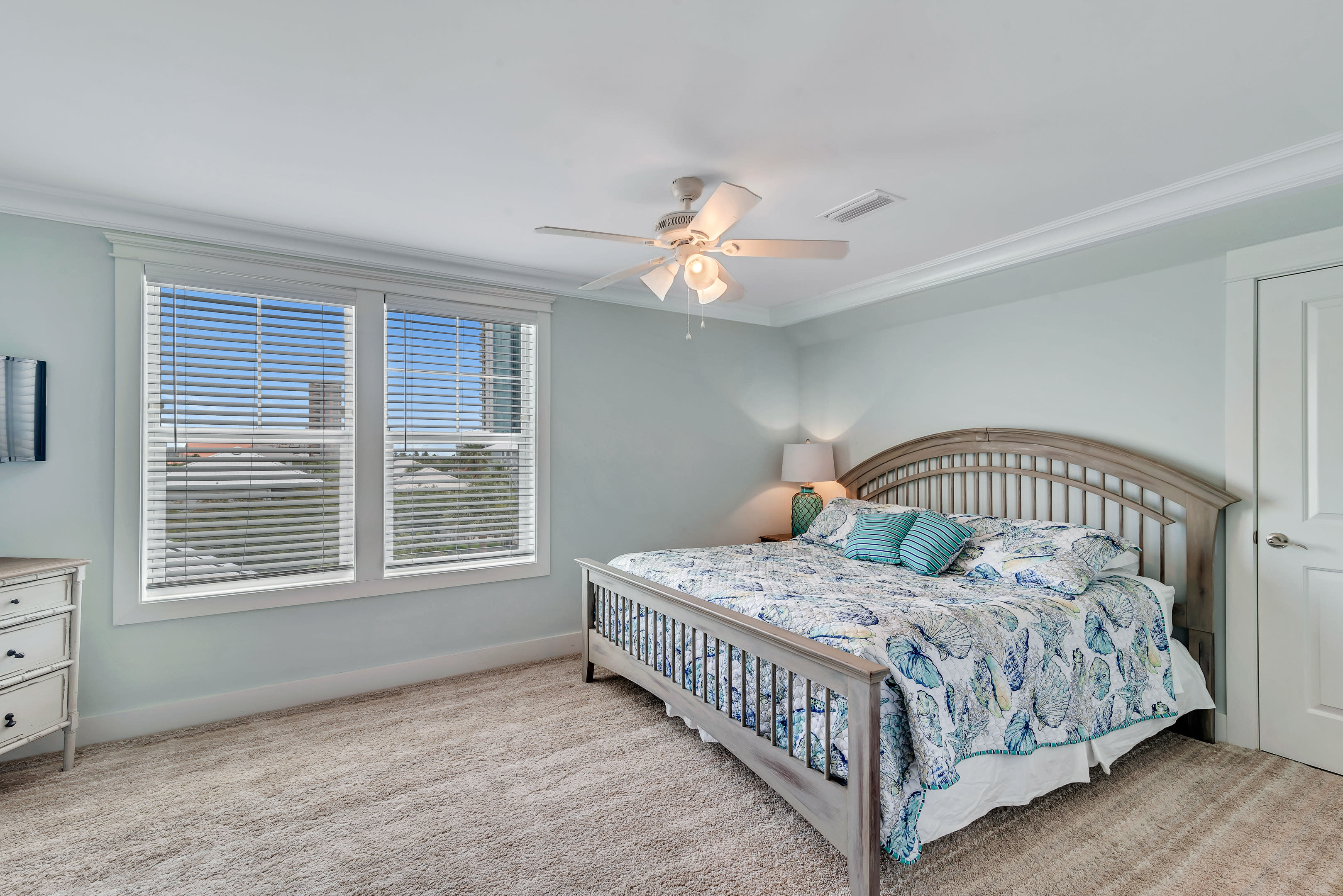 3rd Floor King Bedroom