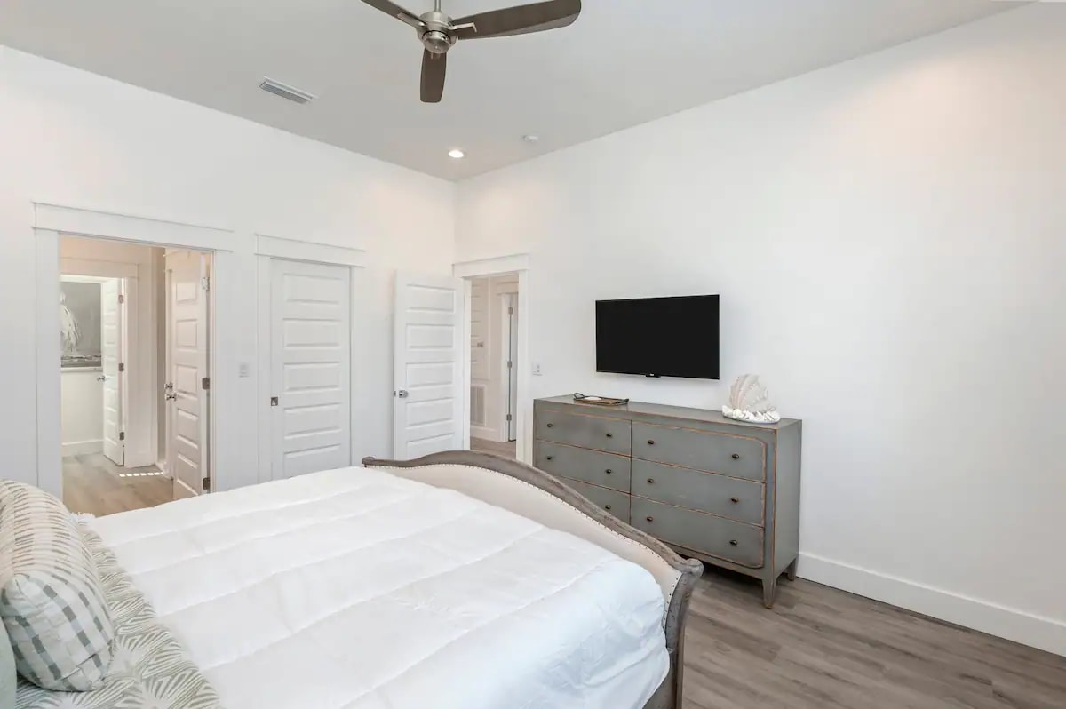 Ovation-22 Bedroom 2. Pic 2. King with attached bath.