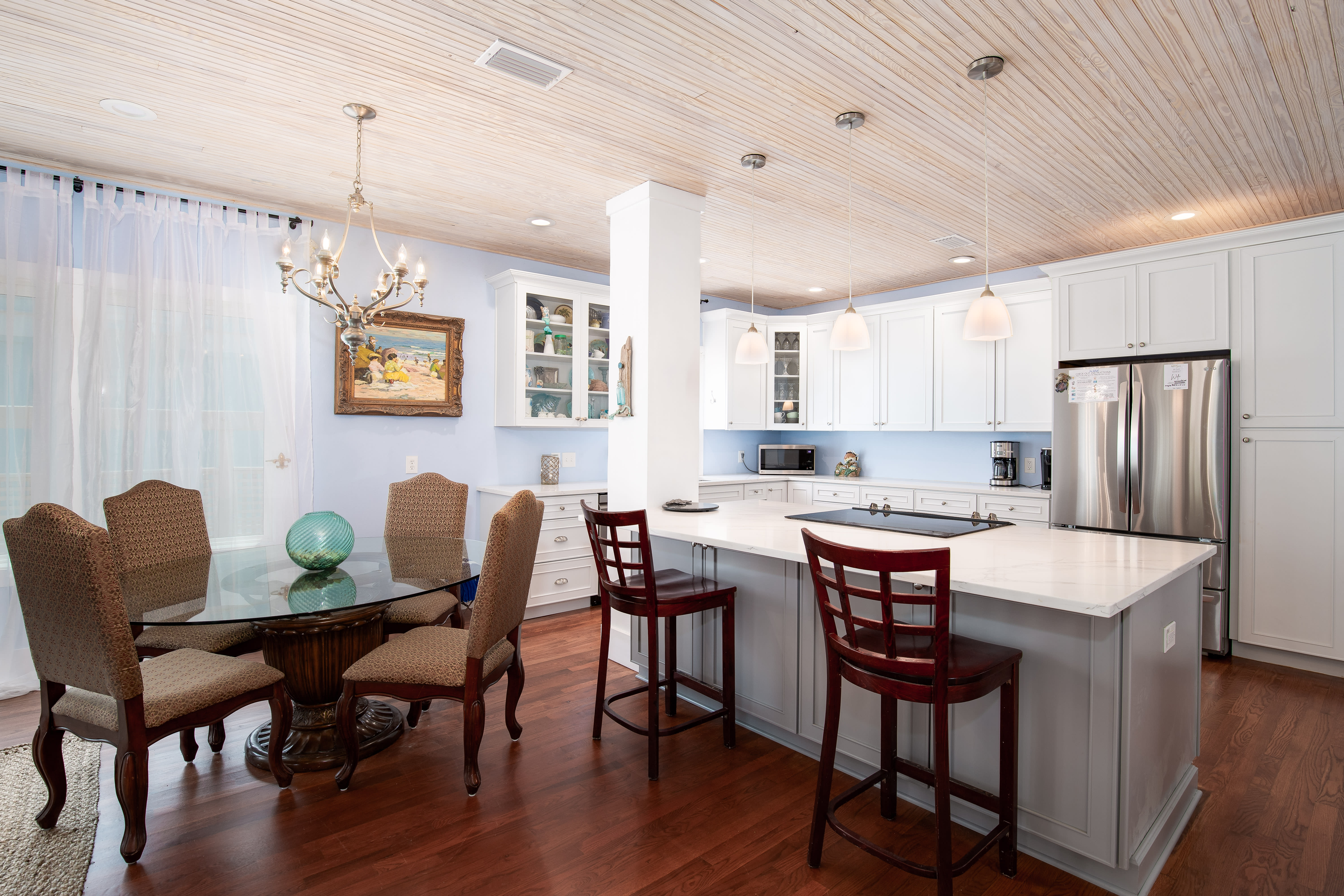 Enjoy meals together at the large dining table and additional counter seating.