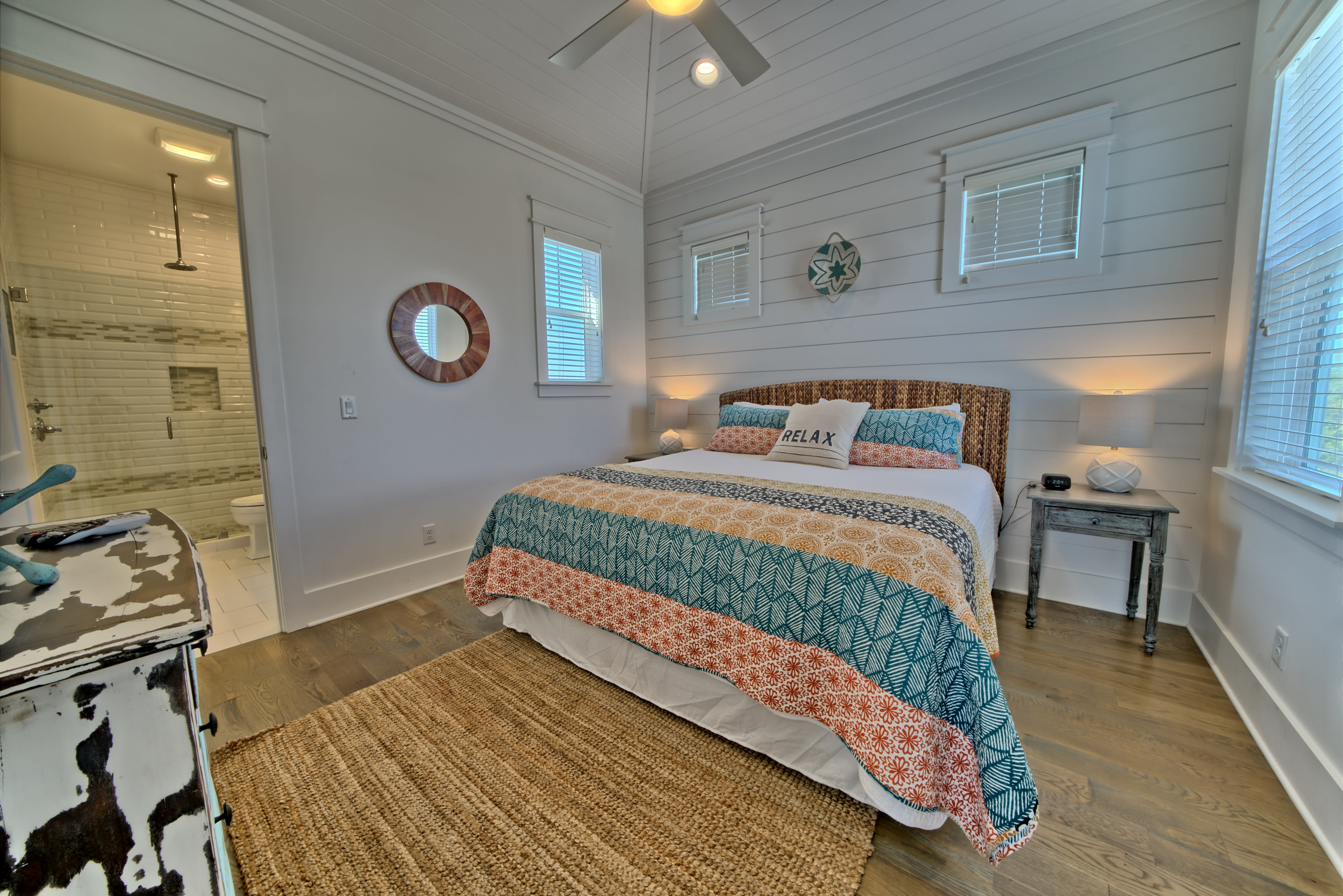 3RD FLOOR KING BEDROOM