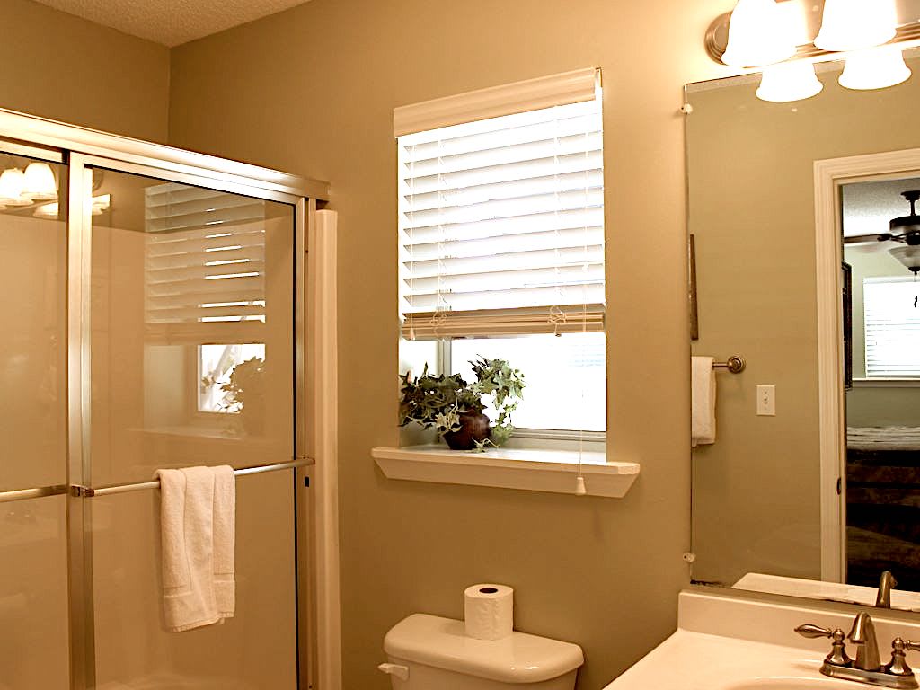 Upstairs Private Master Retreat Full Bath