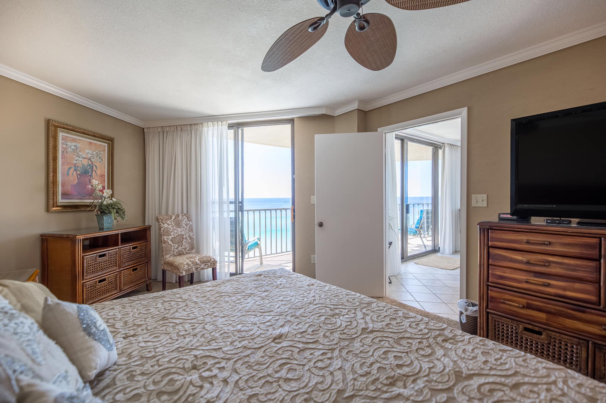 Hunter's Ultimate View Wrap End Condo 915C _20