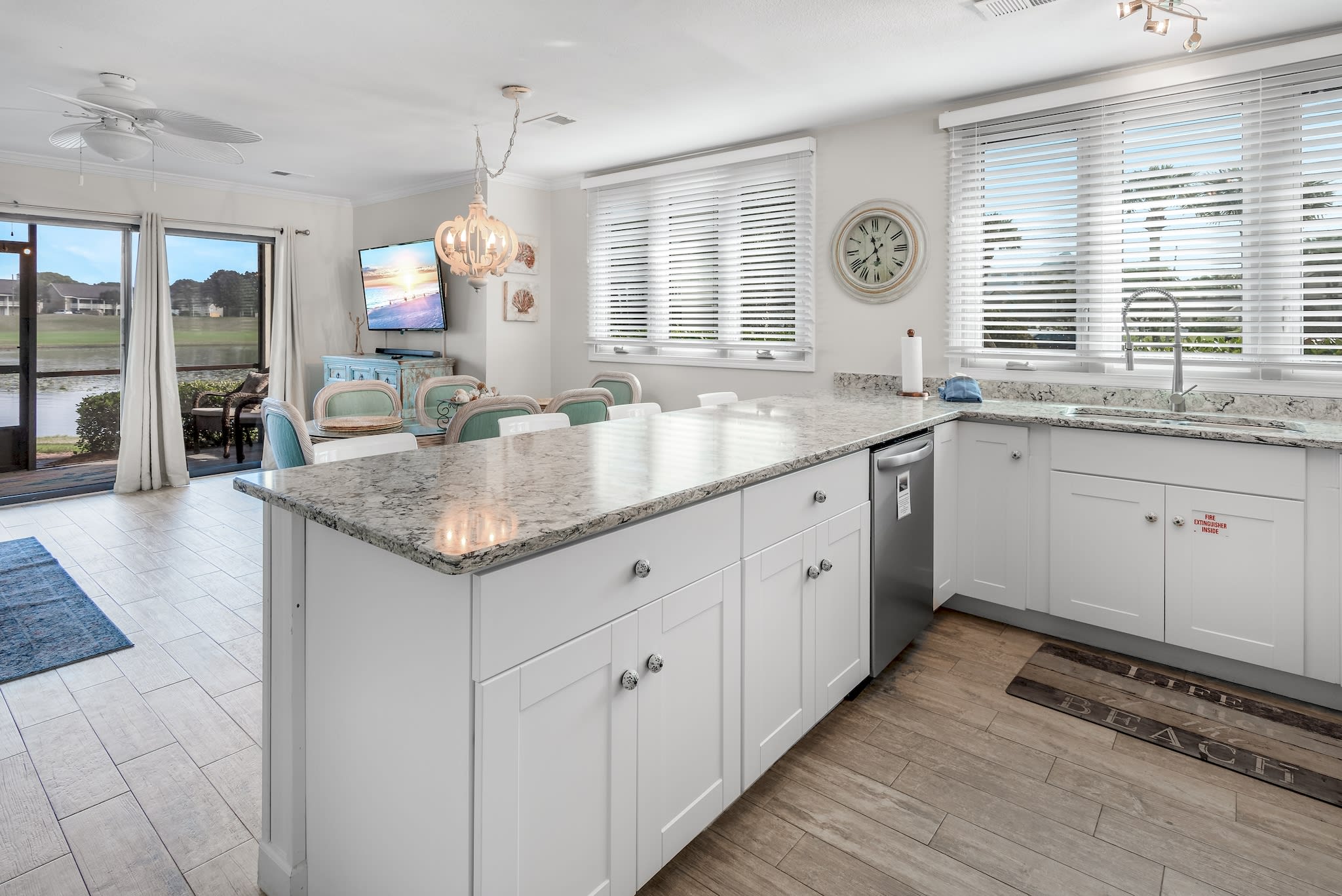 Open floor plan with lots of natural light