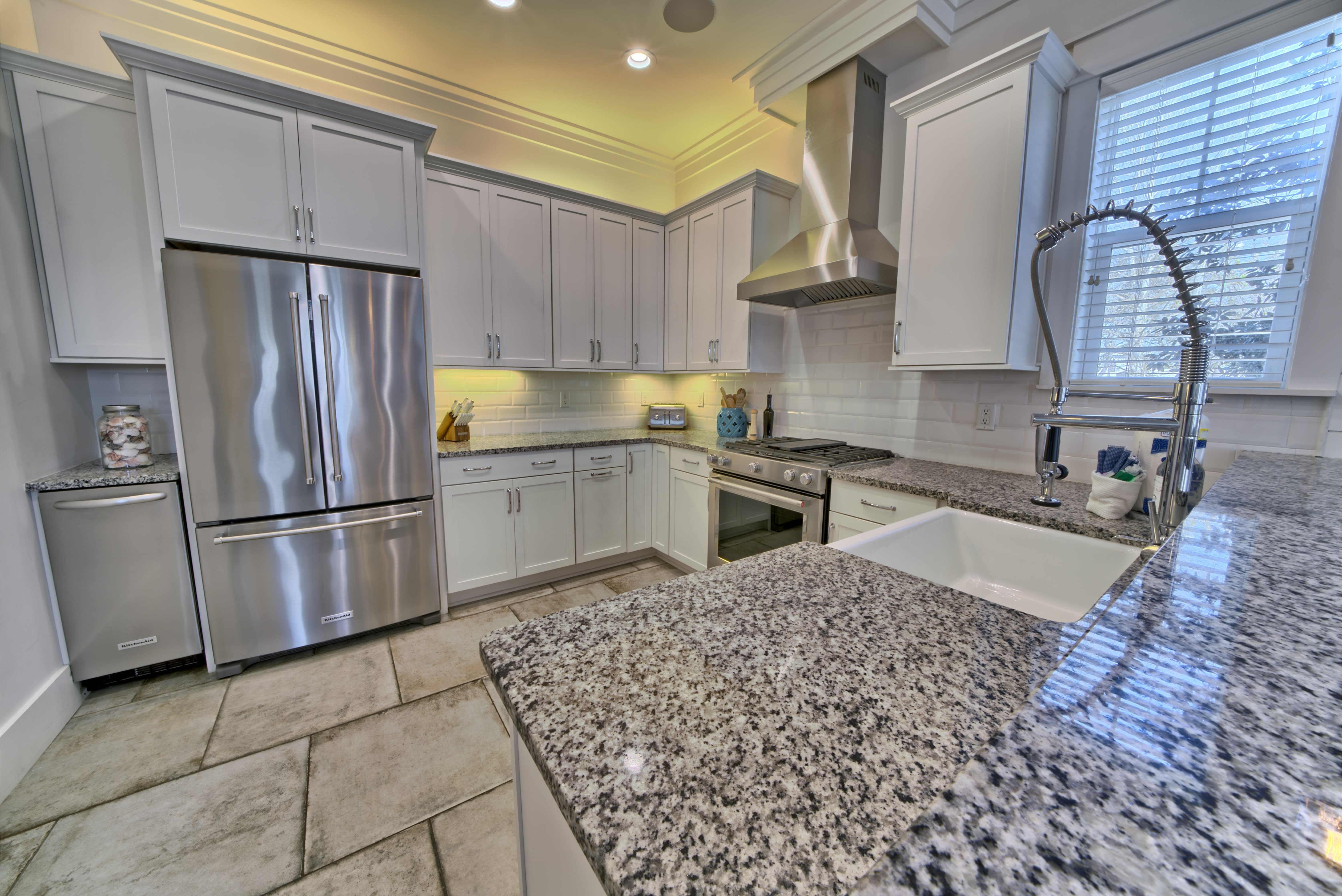 CHEF'S KITCHEN W/ NEW STAINLESS APPLIANCES AND GRANITE COUNTERTOPS