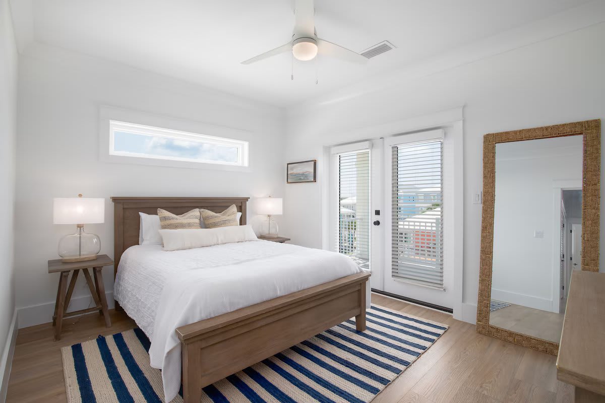 Queen Bedroom Upstairs