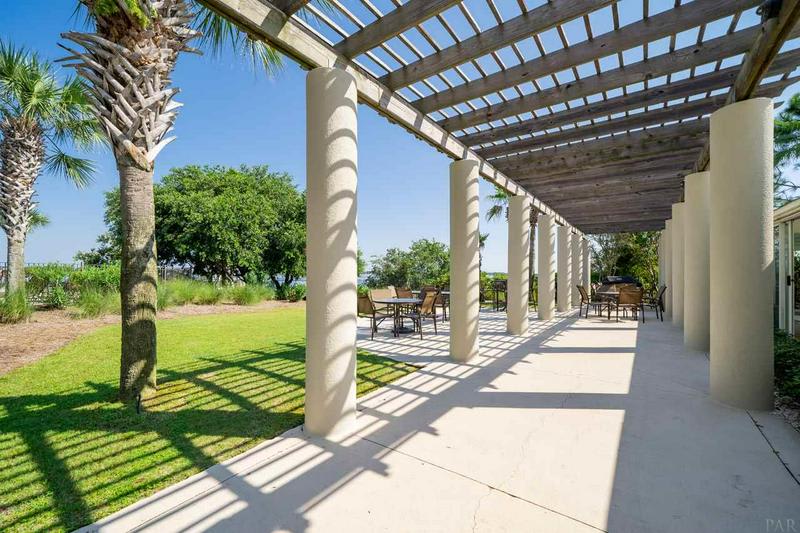 Outdoor grilling area just steps from the onsite pier / dock. U catch, u cook!