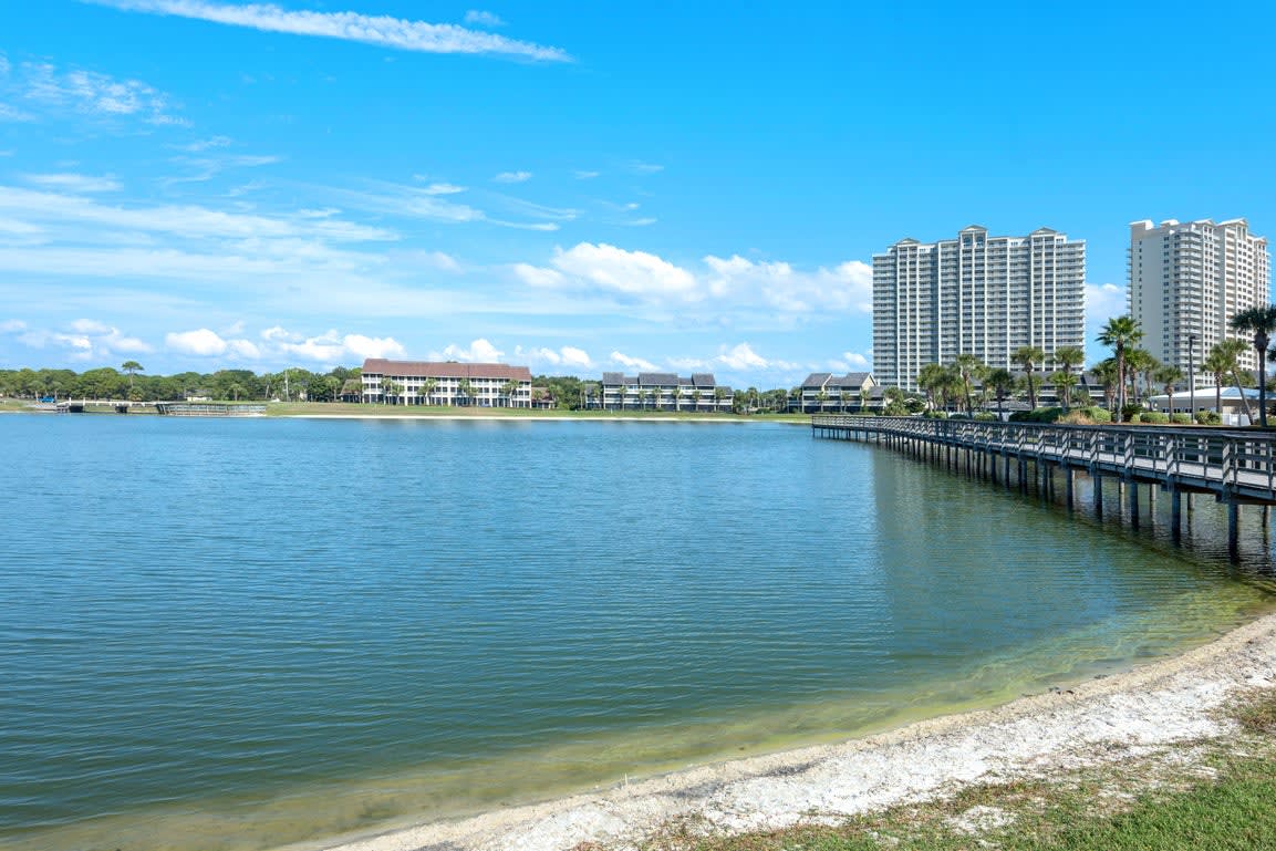 Wonderful Lake a short walk away 