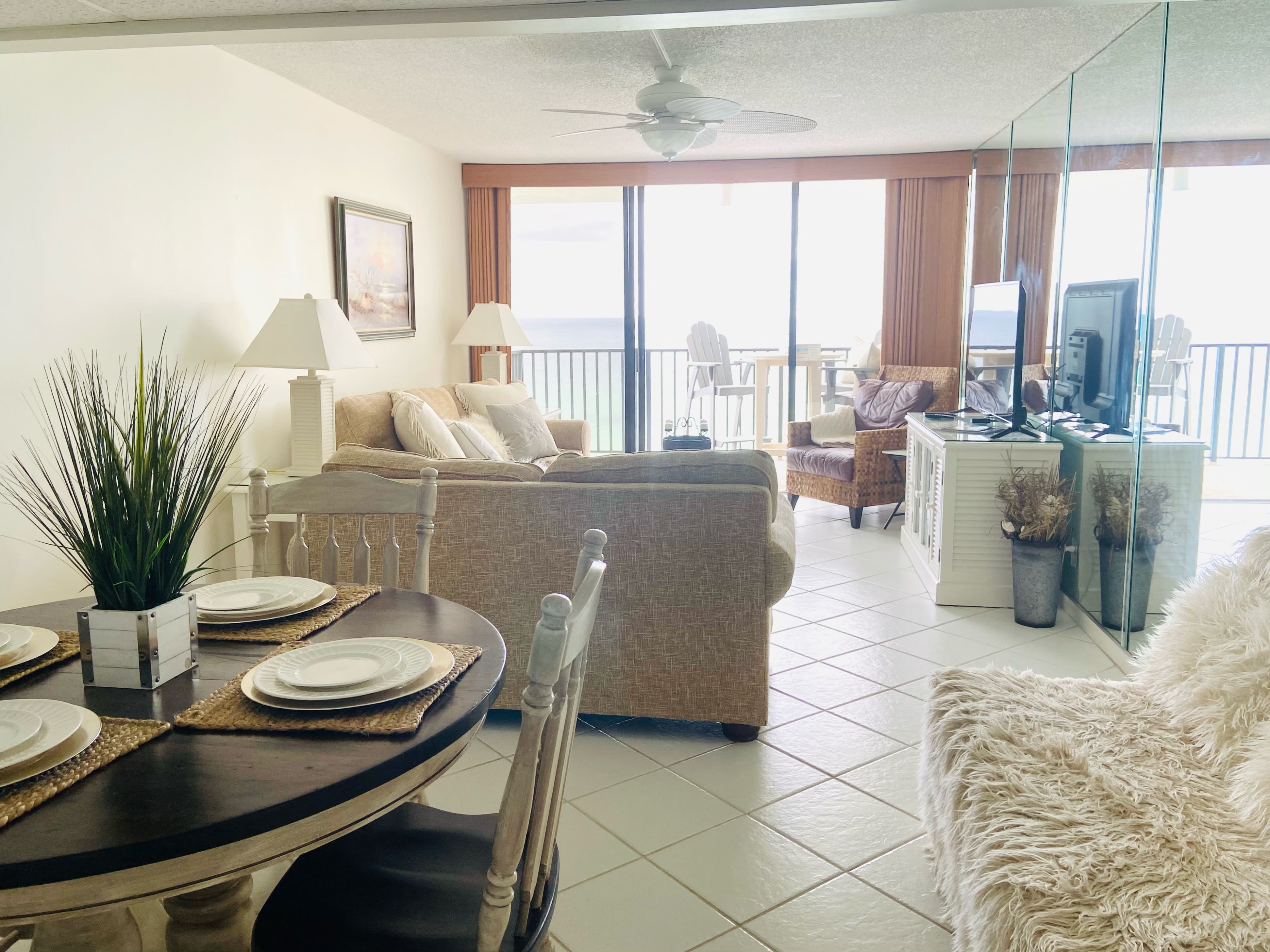 Large Living Area with Ocean View!