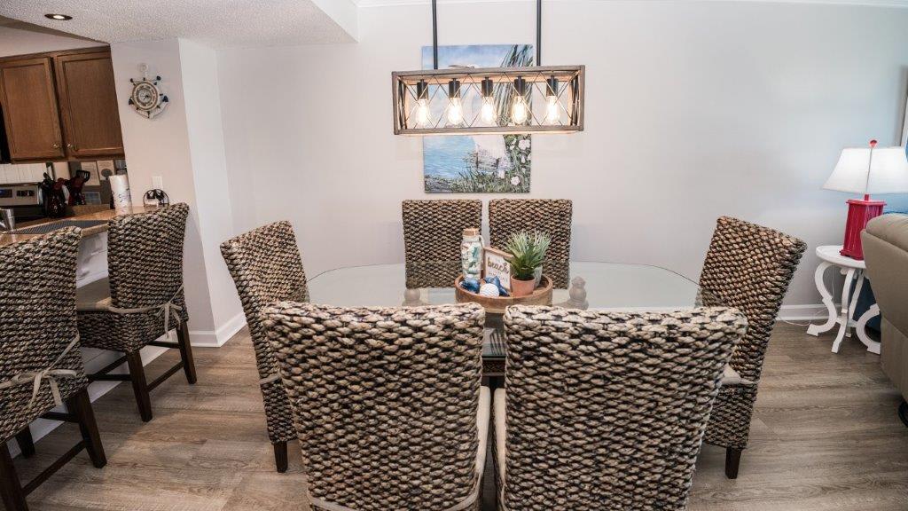 Dining with Seating for 6