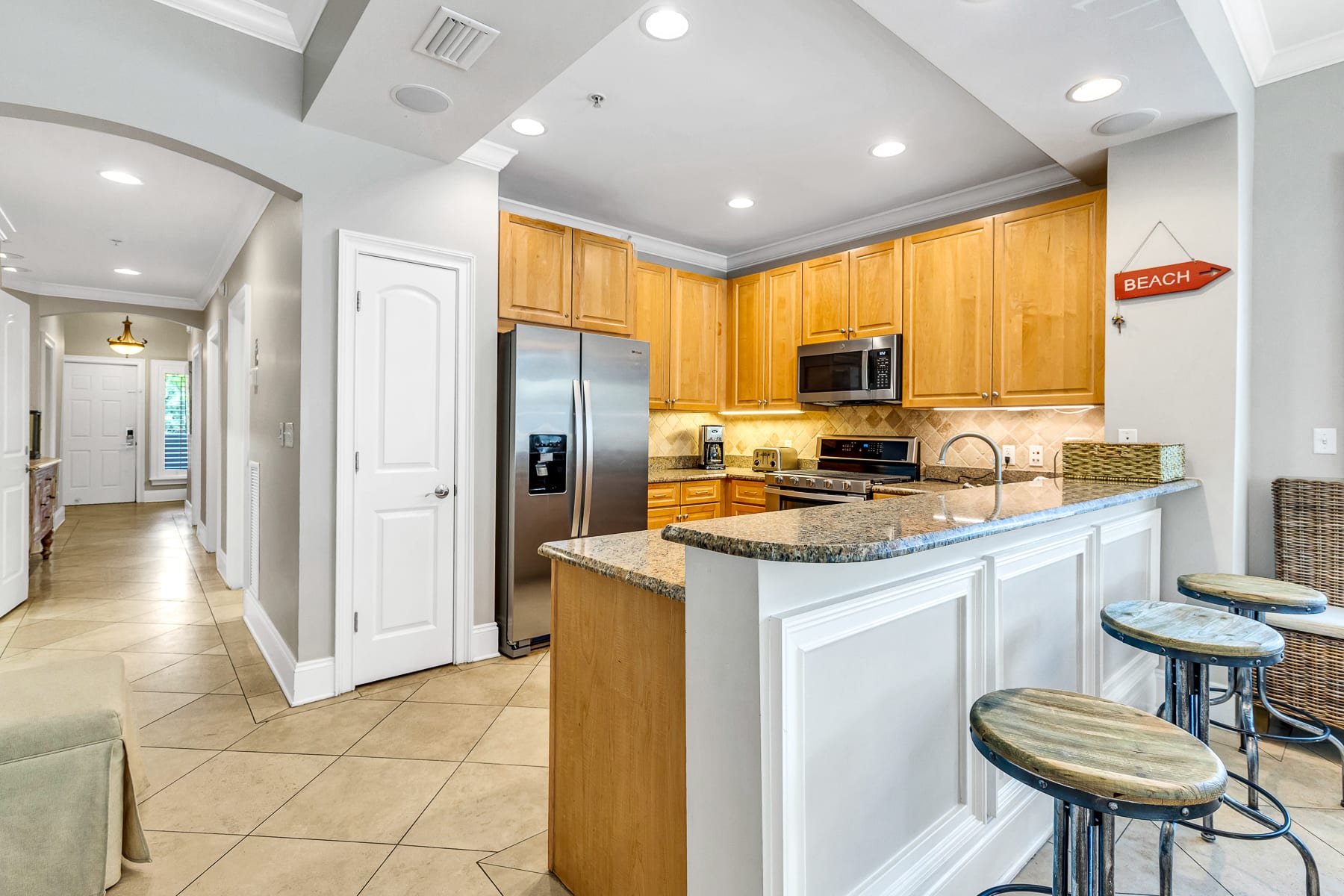 dining for 3 at the eat in bar