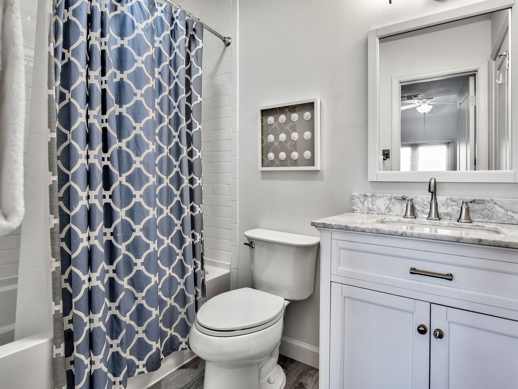 Main level guest bath