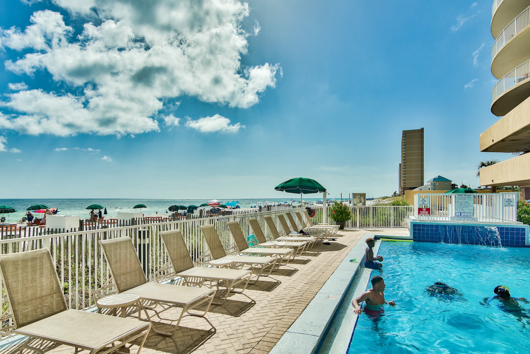 Swimming Pool with Beach Access