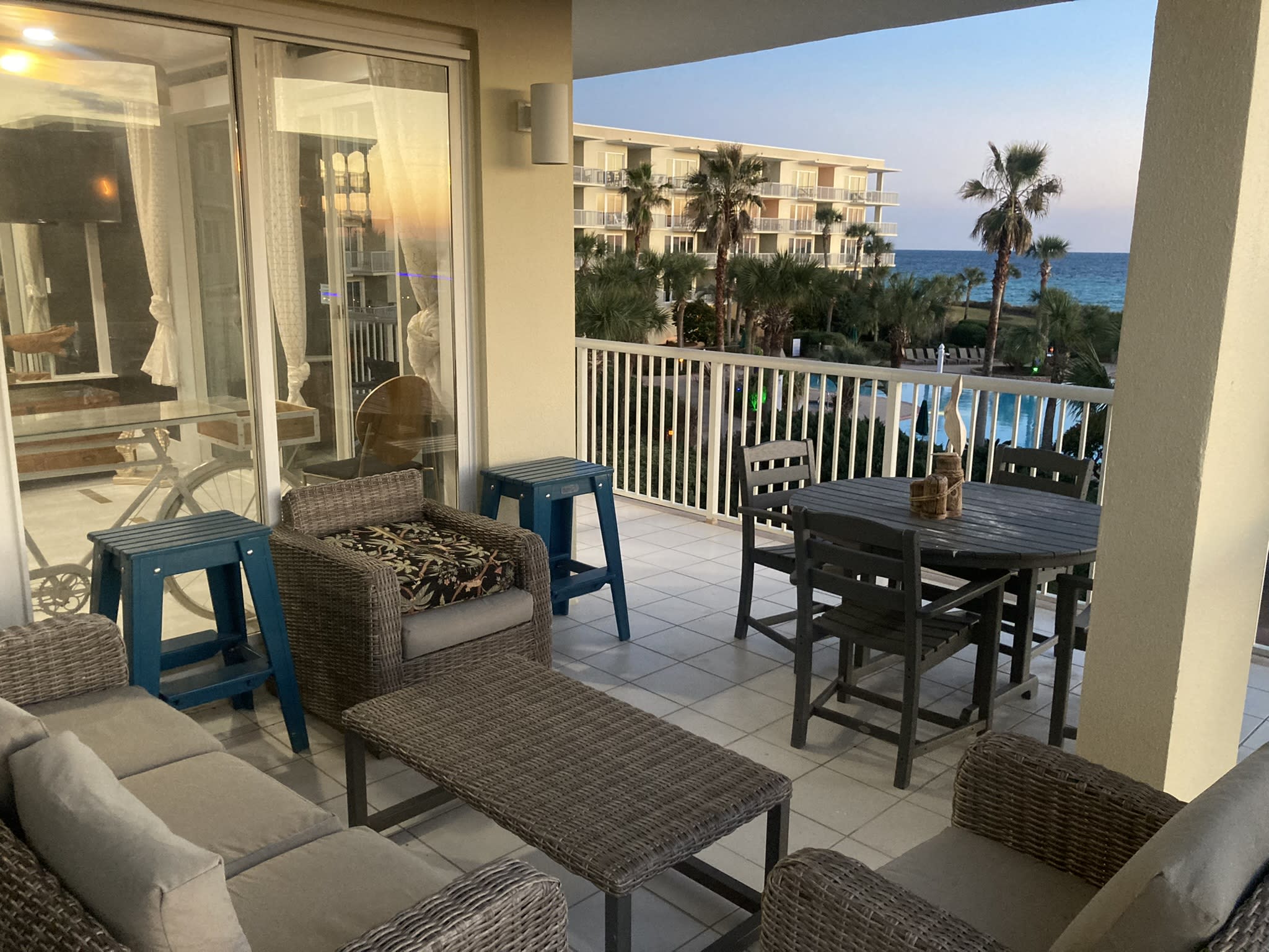 500+ sq ft corner unit facing the west&hellip;unlimited sunset and beach views