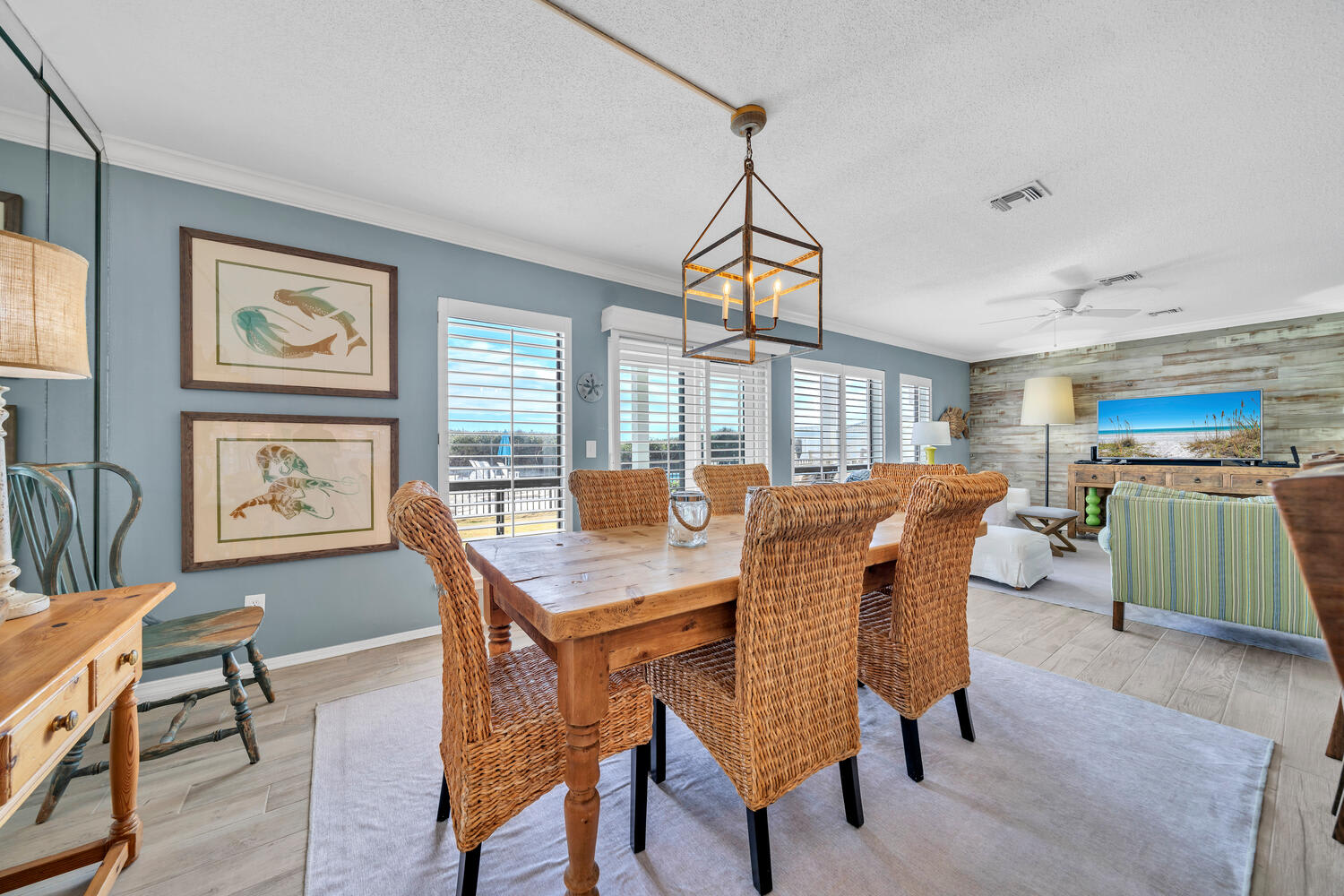 Dining area with seating for up to eight