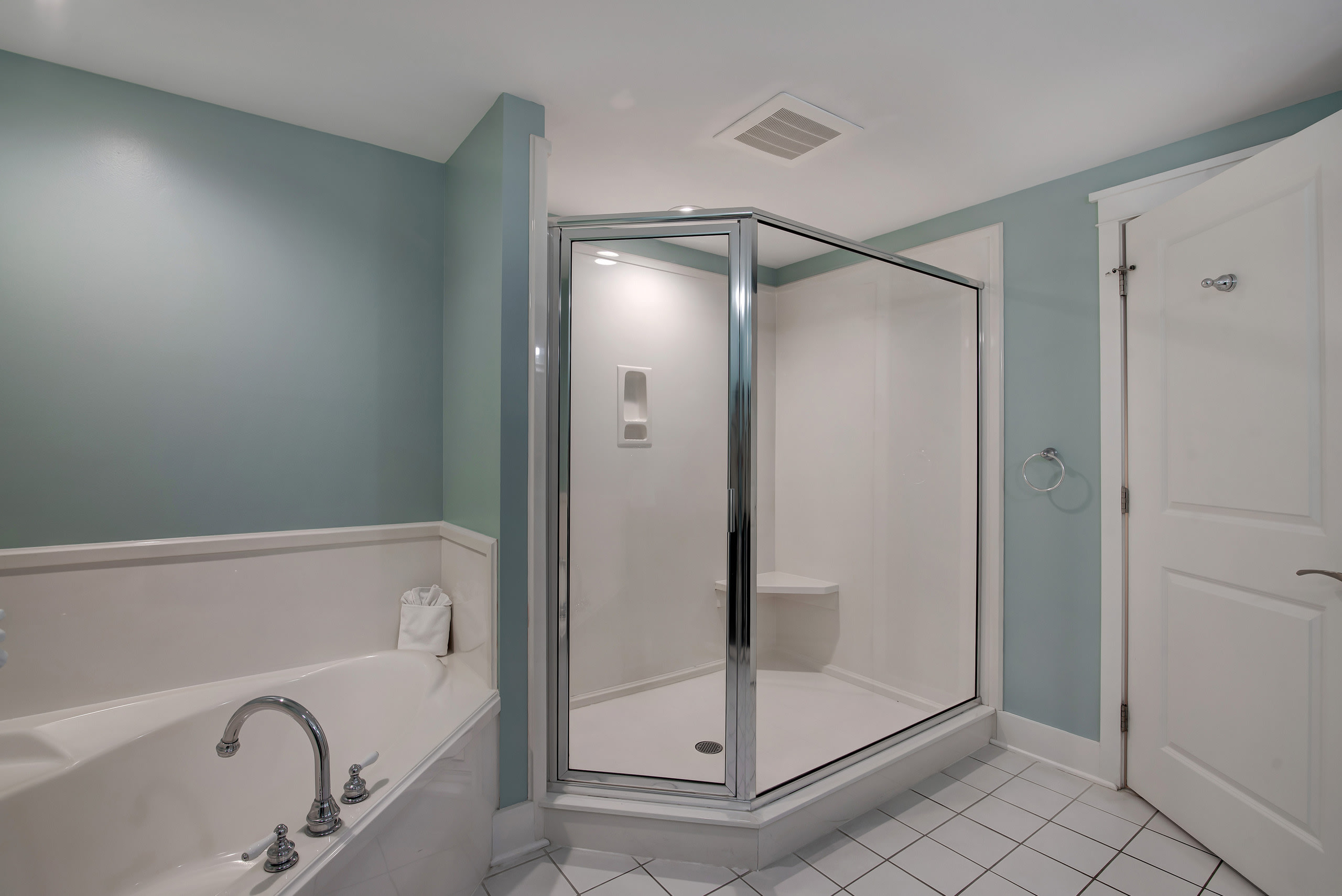 1st On Suite Bathroom