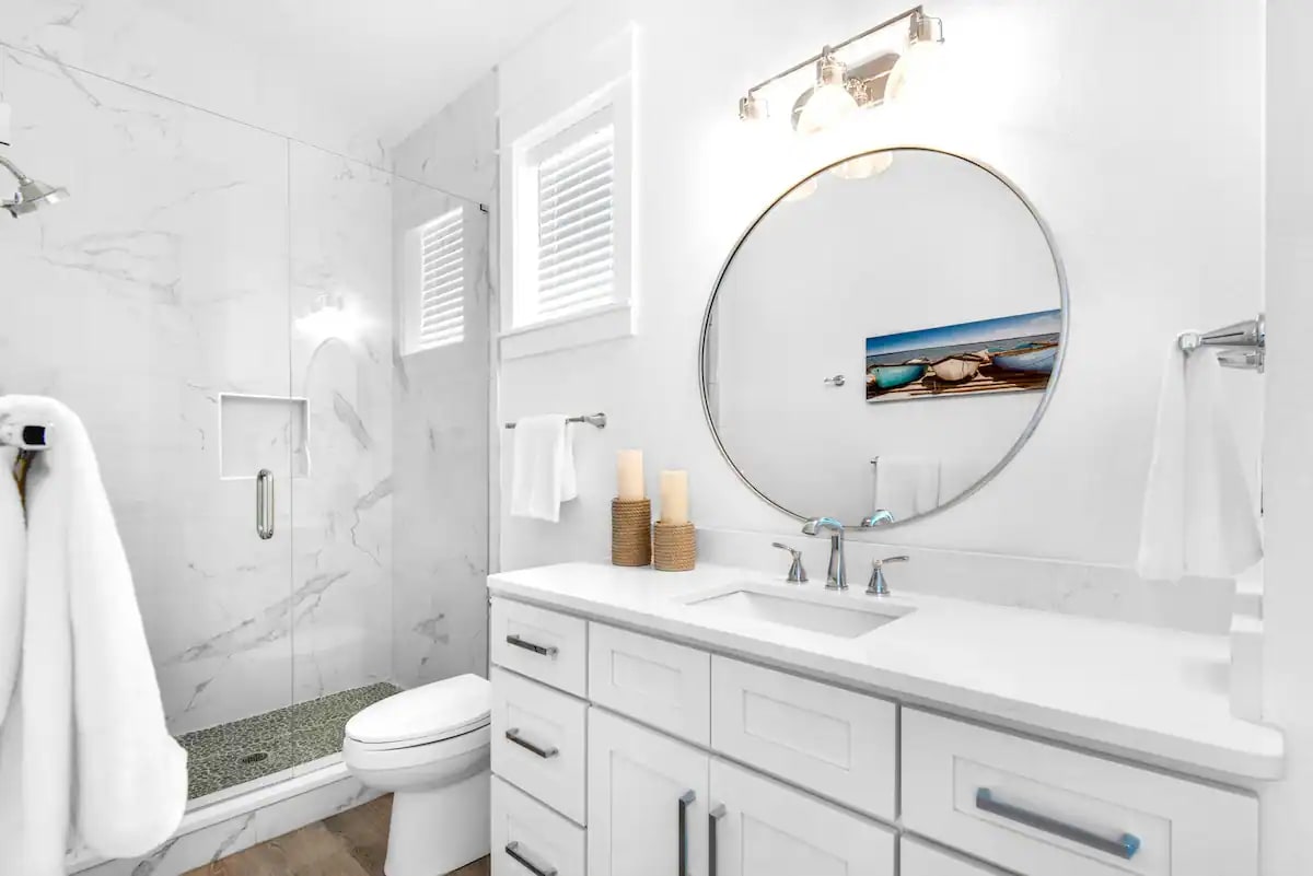 Horizon-24 Bedroom 1 bath. Pic 1. 2nd floor. Quartz vanity. Frameless glass shower.