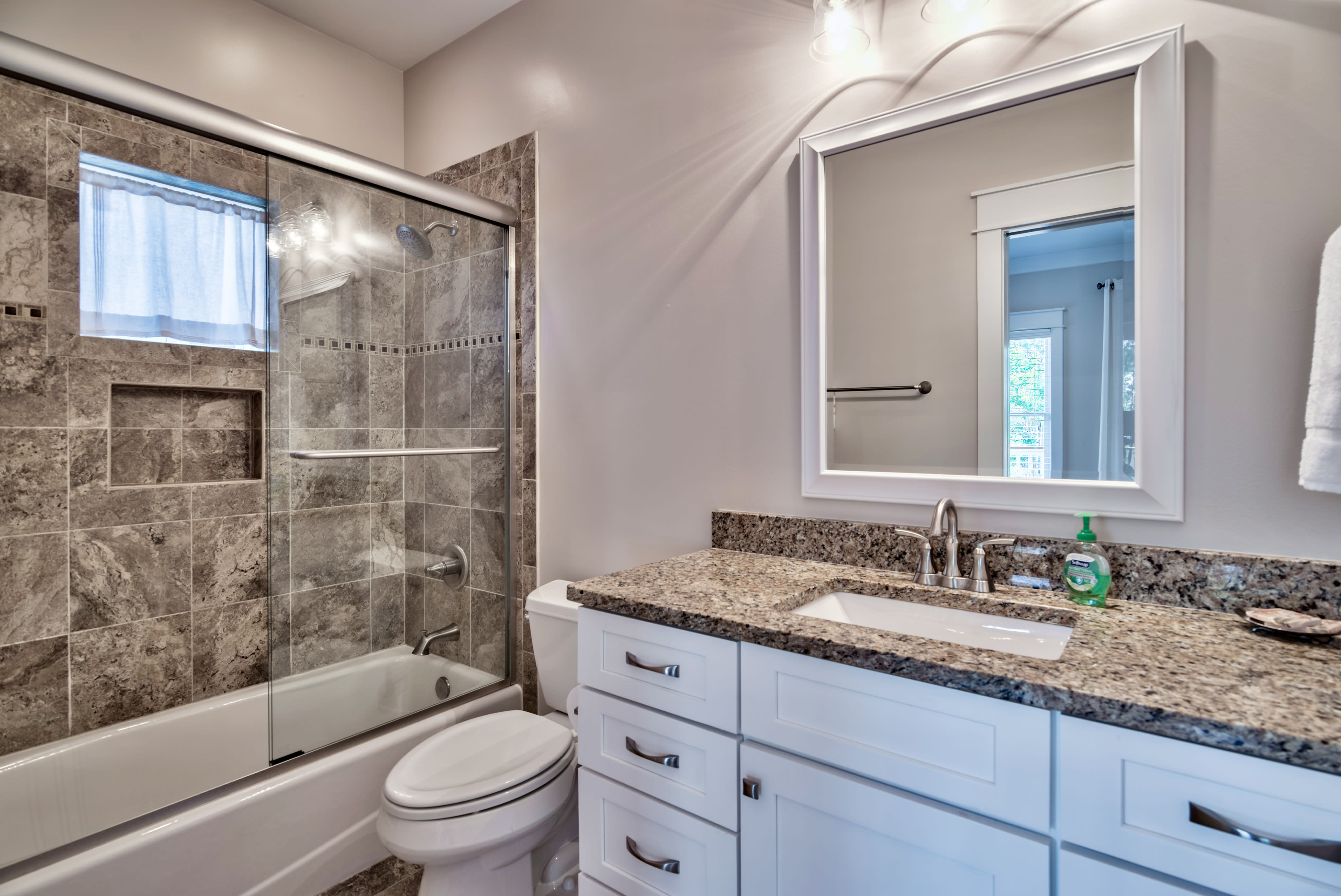 Full Bathroom that is attached to the 2nd floor back king Bedroom