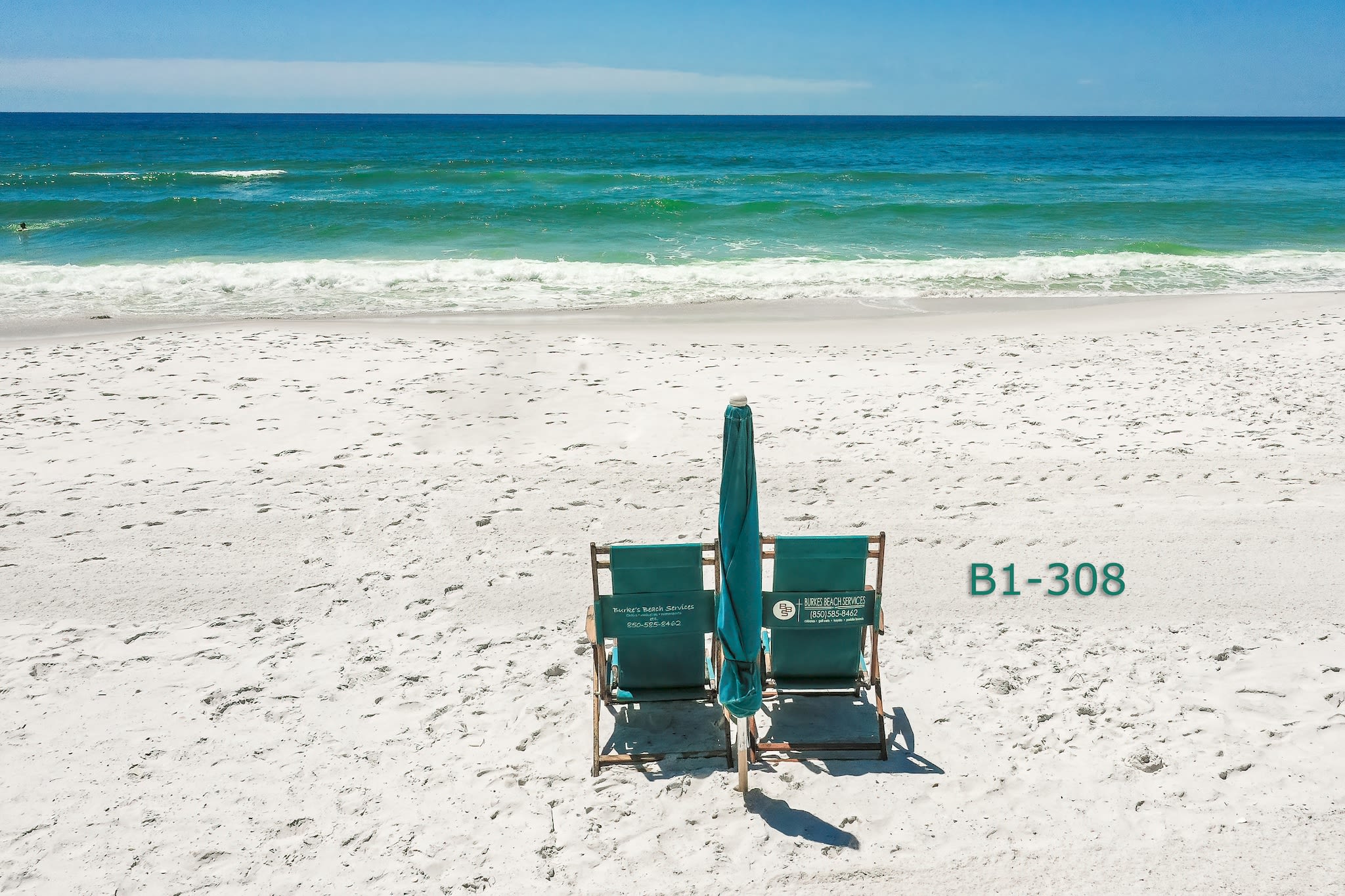 Beach Chairs w/Umbrella (Available March 1-October 31)