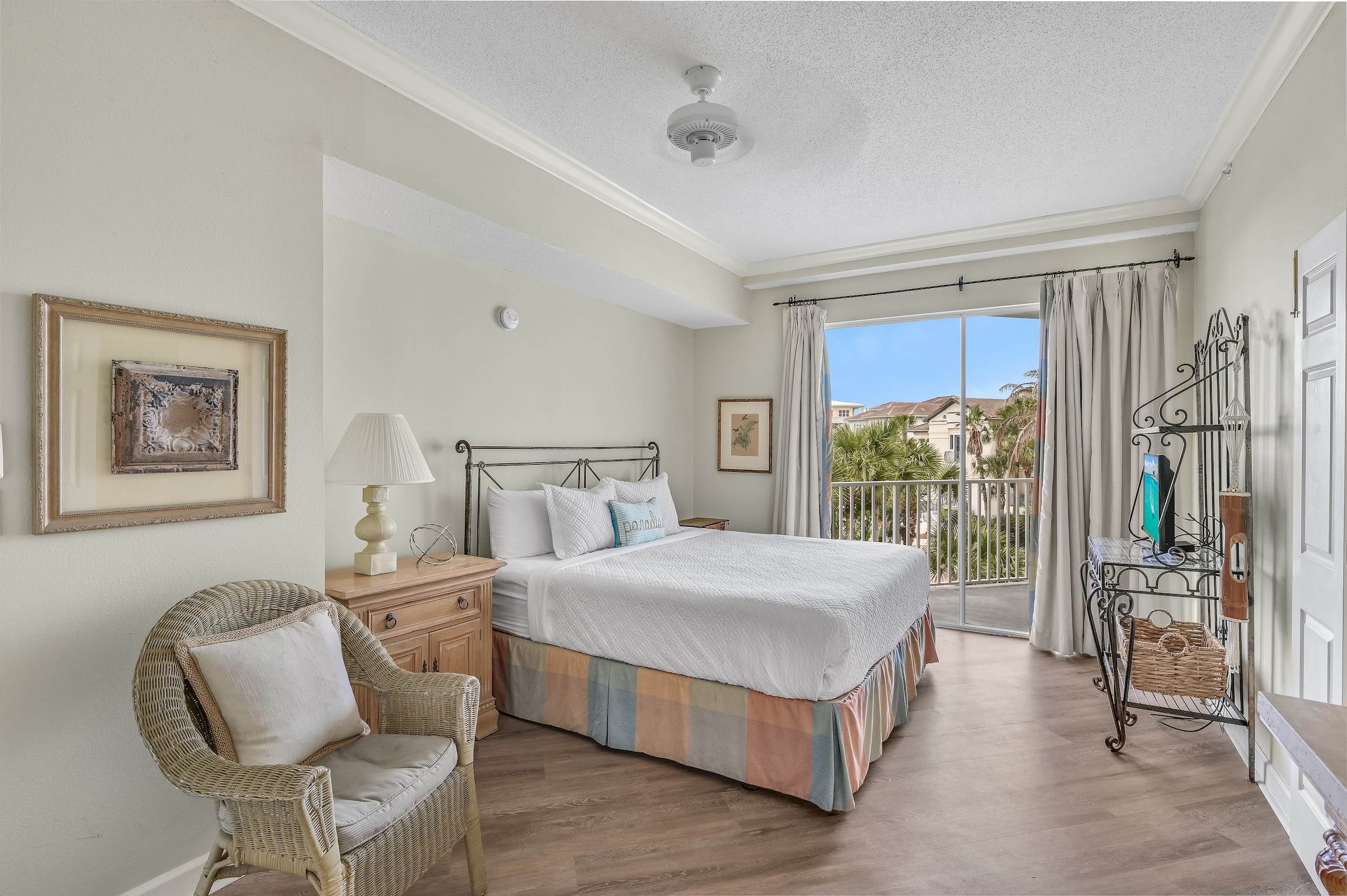 Master King with private bath and balcony