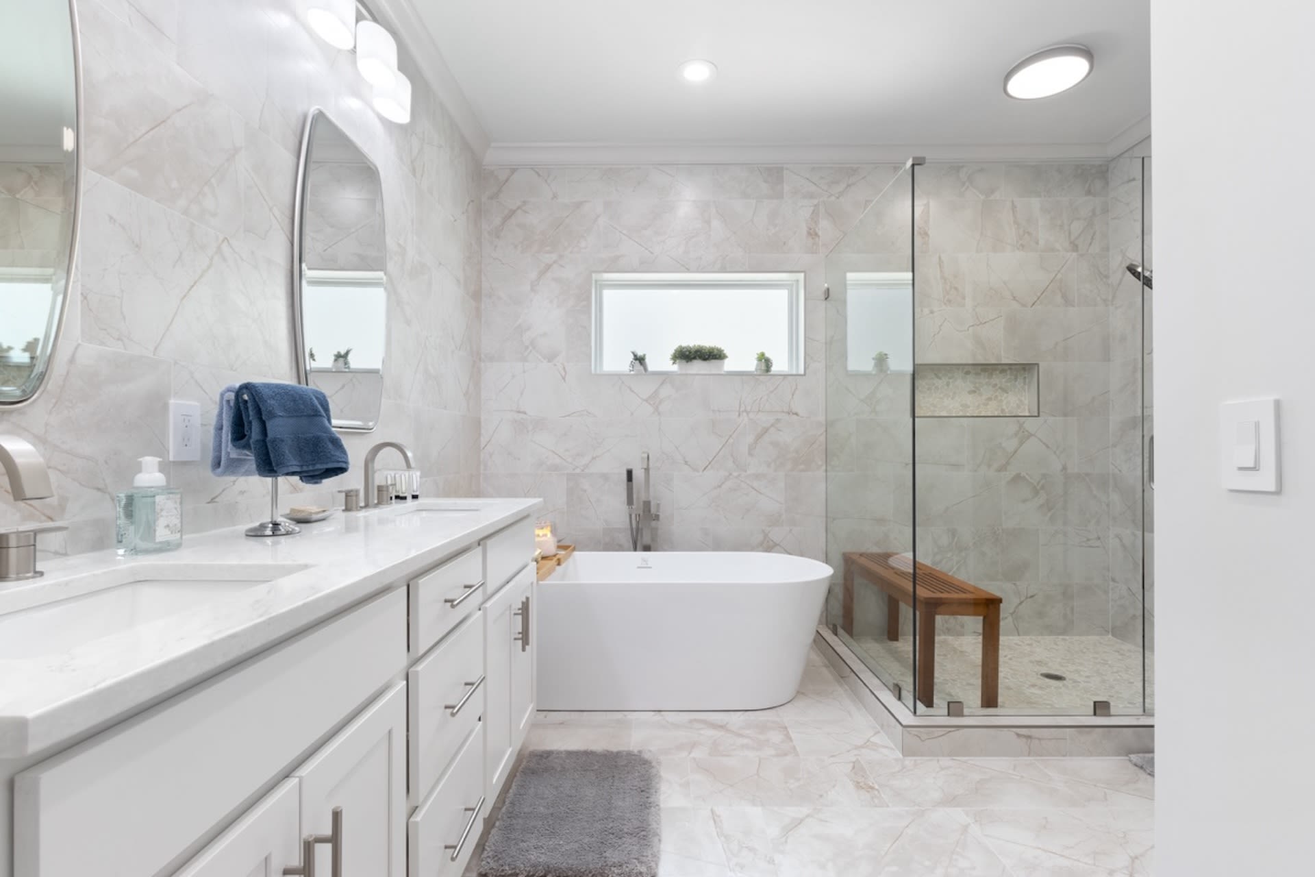 Large Primary Bathroom - 3rd Floor