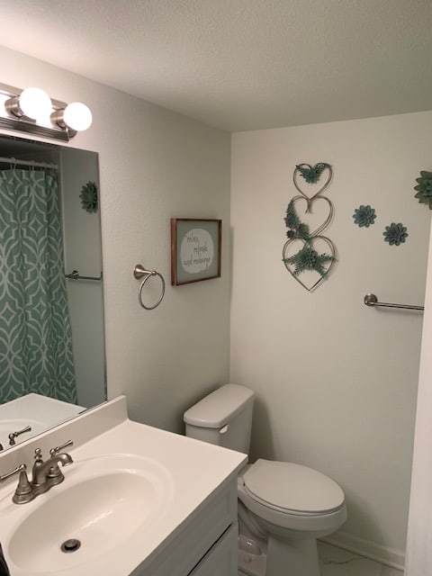 2nd full bath with bathtub and shower