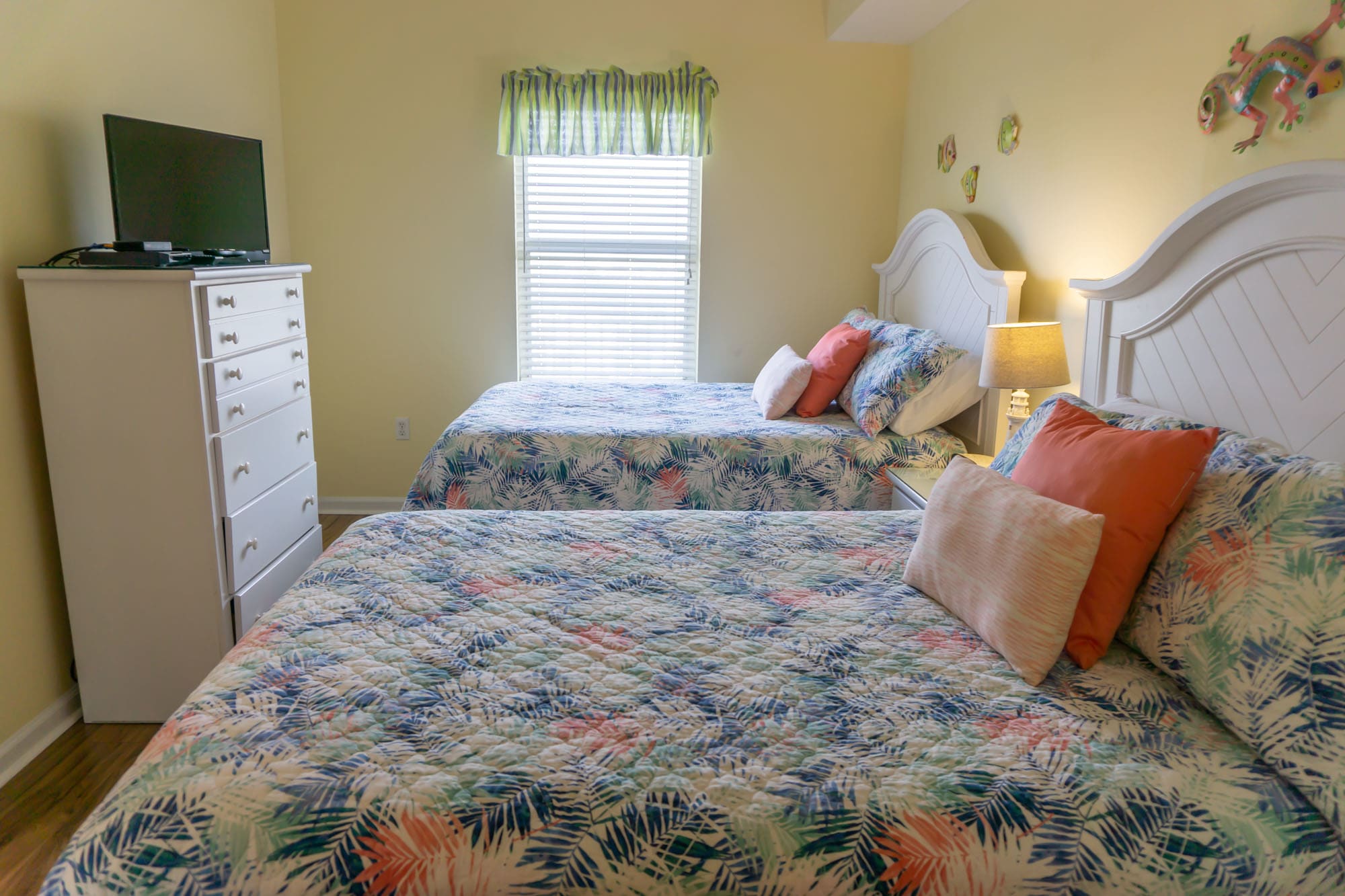 cute kids room with 2 full beds, new floors 2019 cute kids room with 2 full beds, new floors 2019