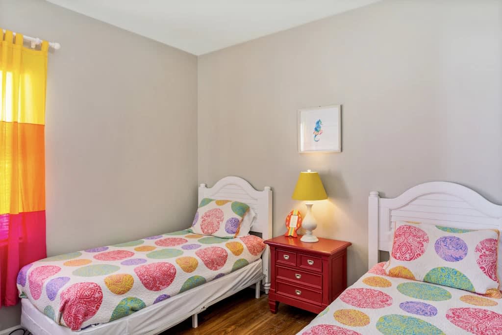 Second level twin room!