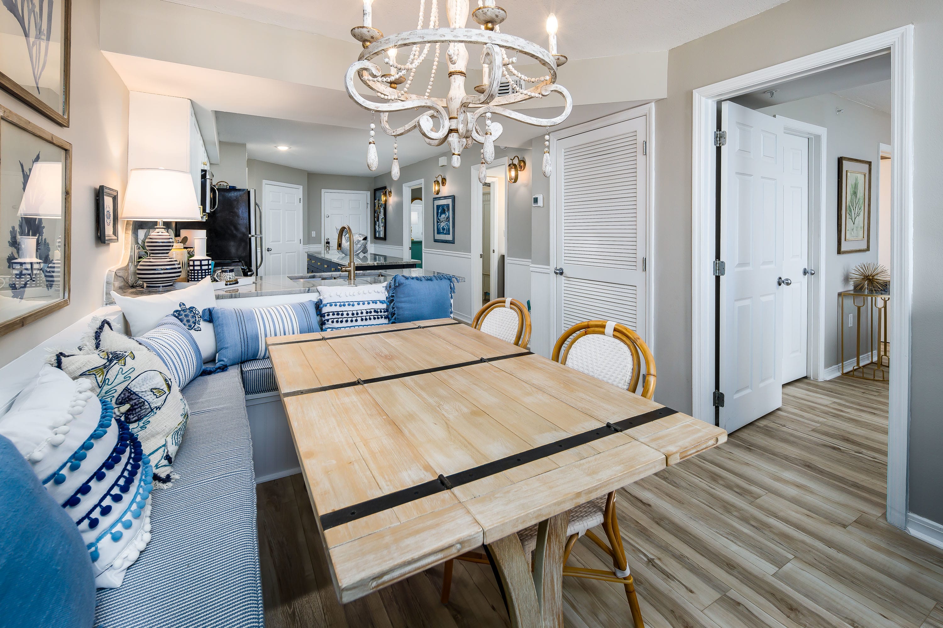 Plenty of room to dine in