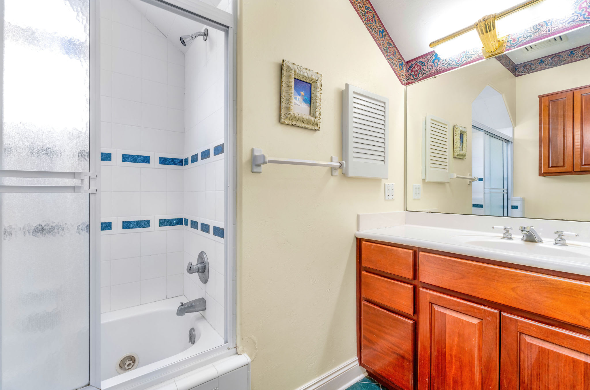 Bathroom Third Floor with King Bed