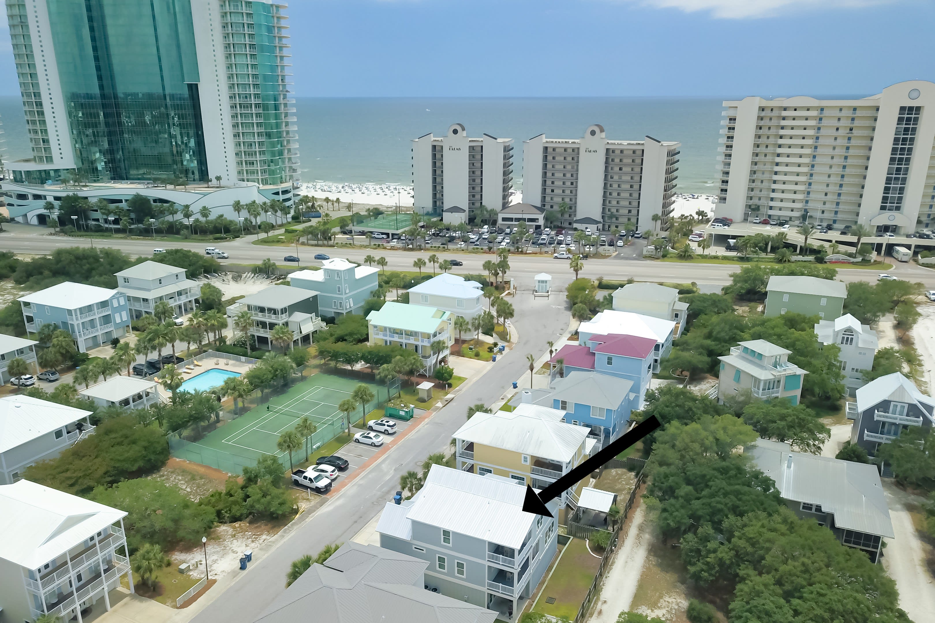 House Located in Gated Community with Pool, Tennis Courts, and close to beach