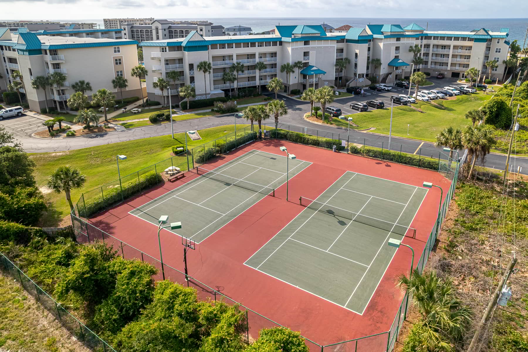 onsite tennis courts!