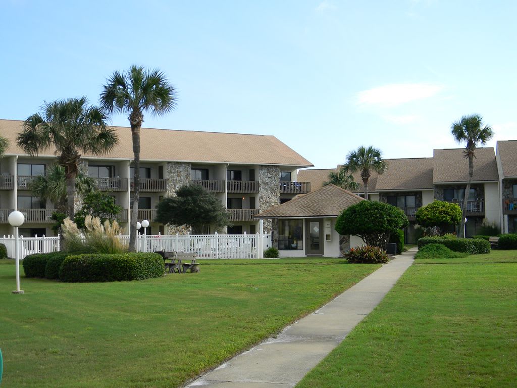 The lush grounds of Blue Surf