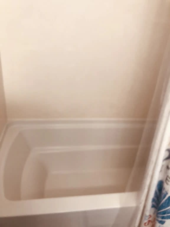 2nd bathroom with full size tub