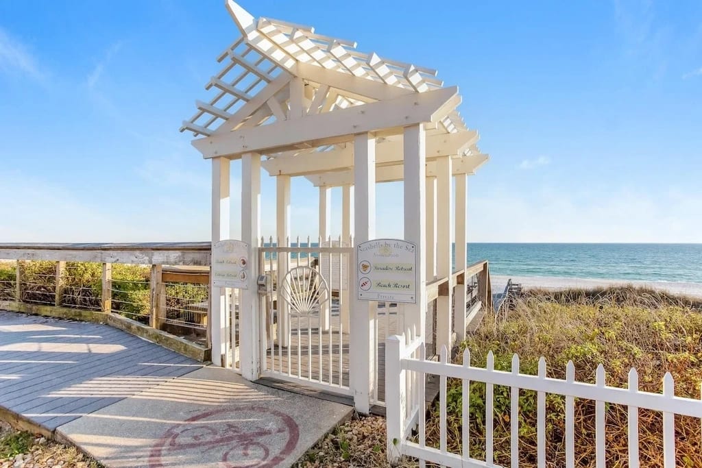 Private access to 320' of deeded beach with complimentary beach service