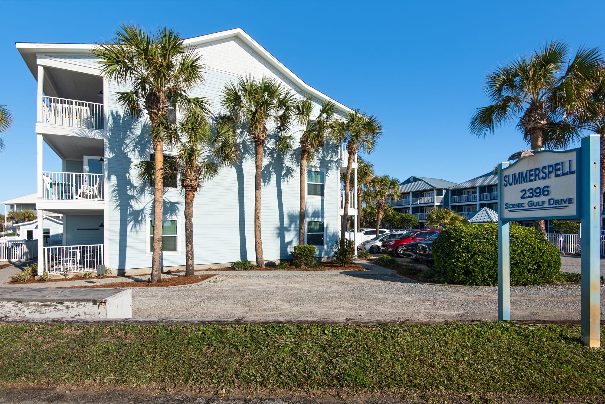 Entrance to 1st floor condo