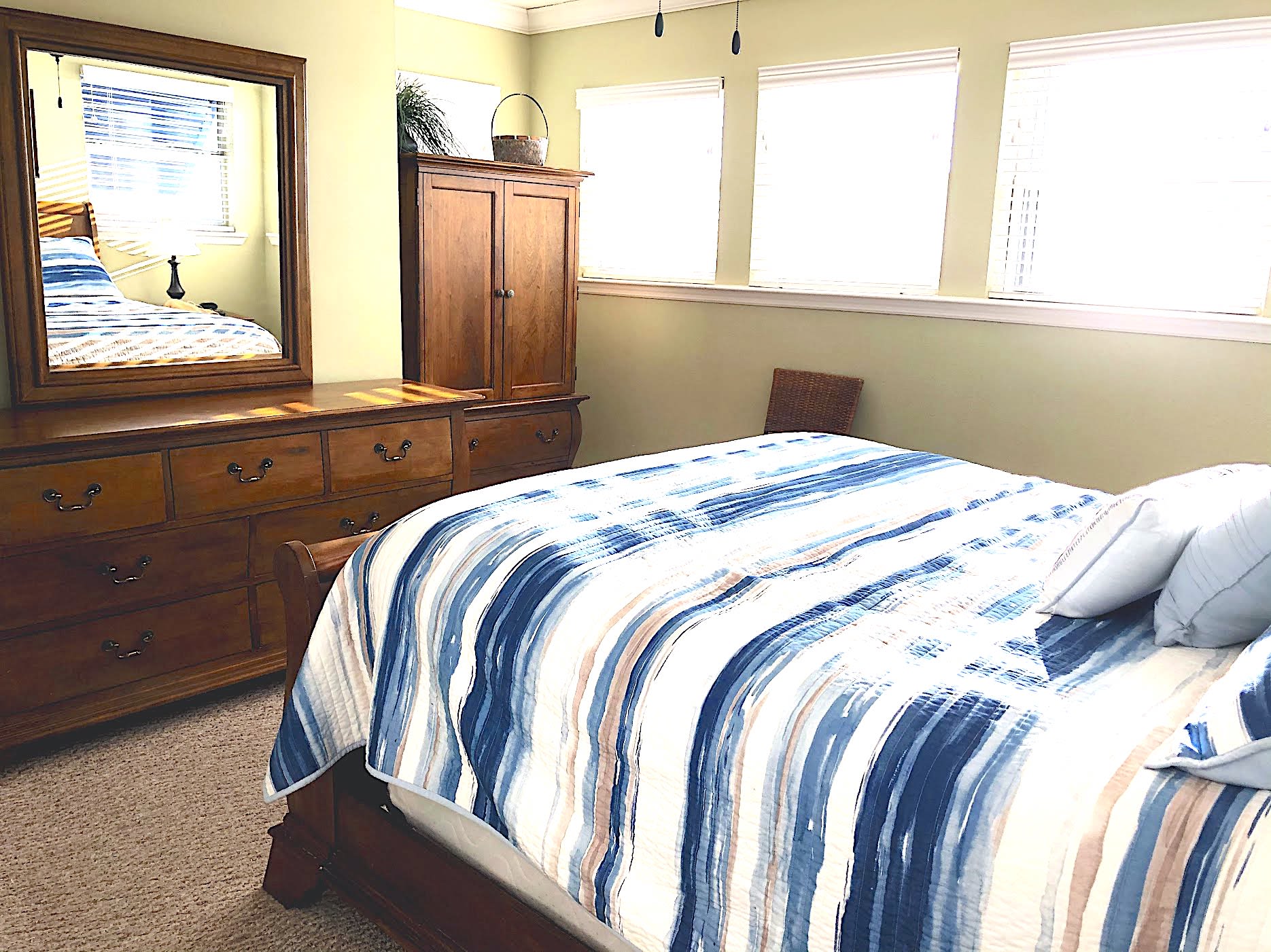 Gulf Front Upstairs Private Master Retreat with Full Bath and TV