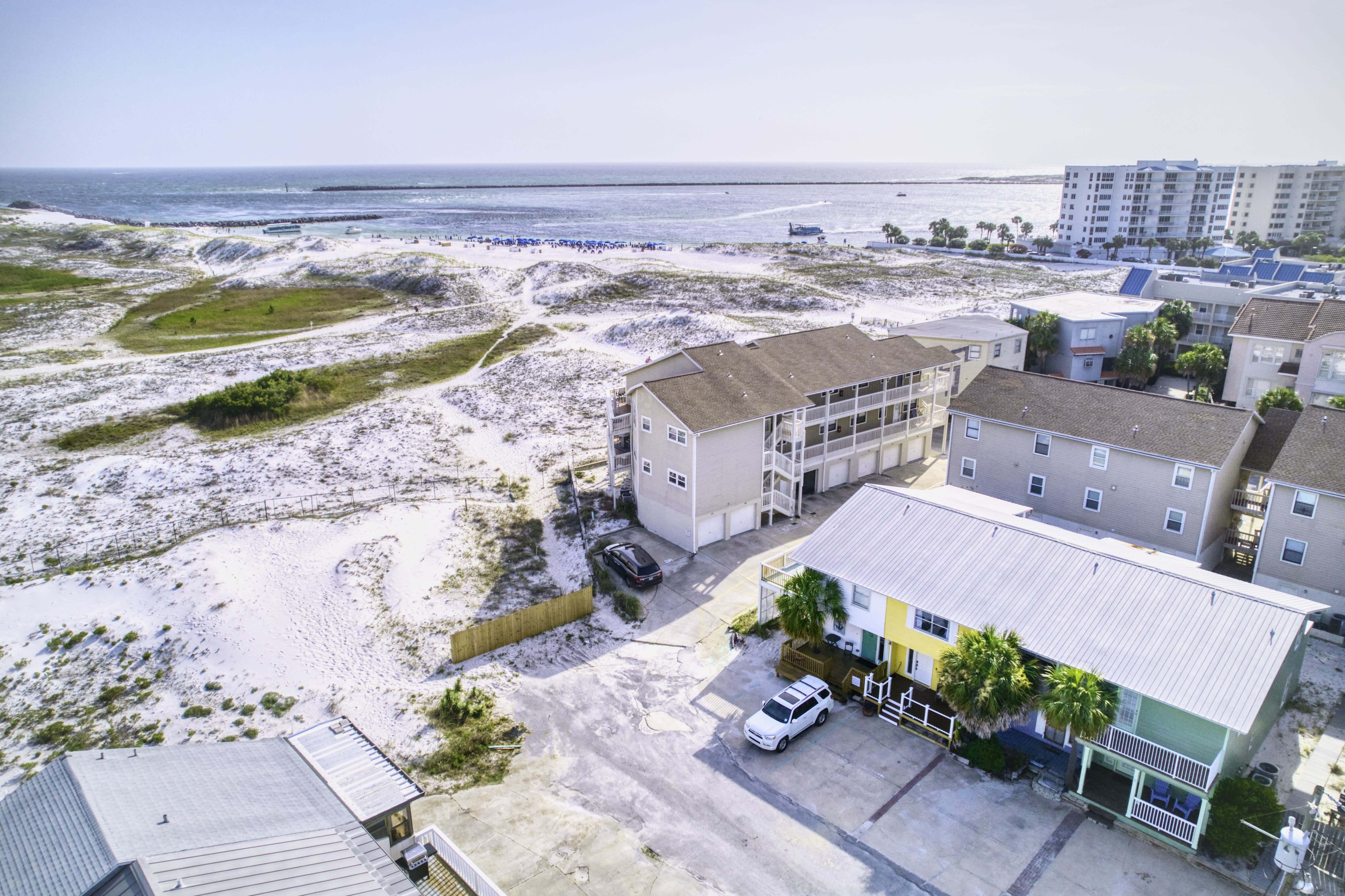 Stylish Townhome-Beach Access_1