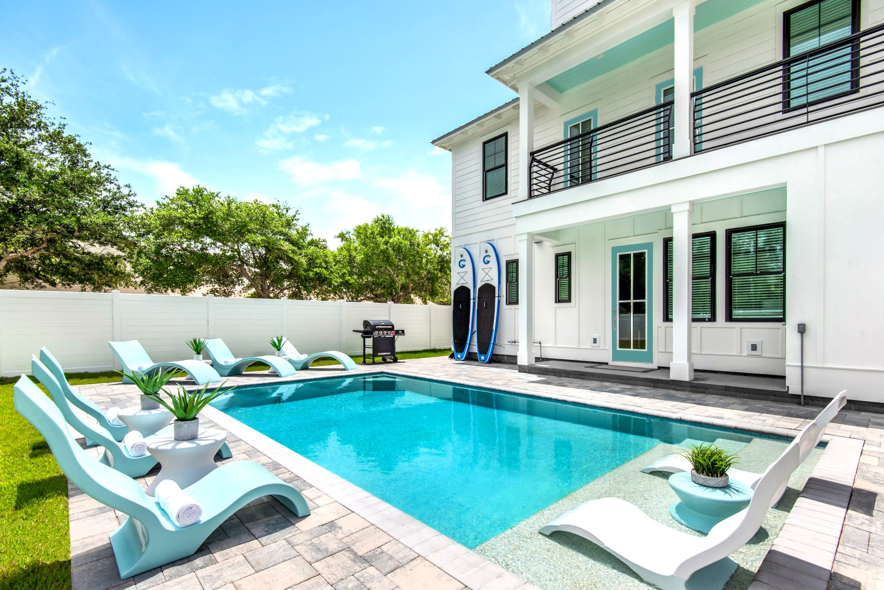 Azure-3 The splash deck creates a relaxing way to keep cool! 5 burner grill included!