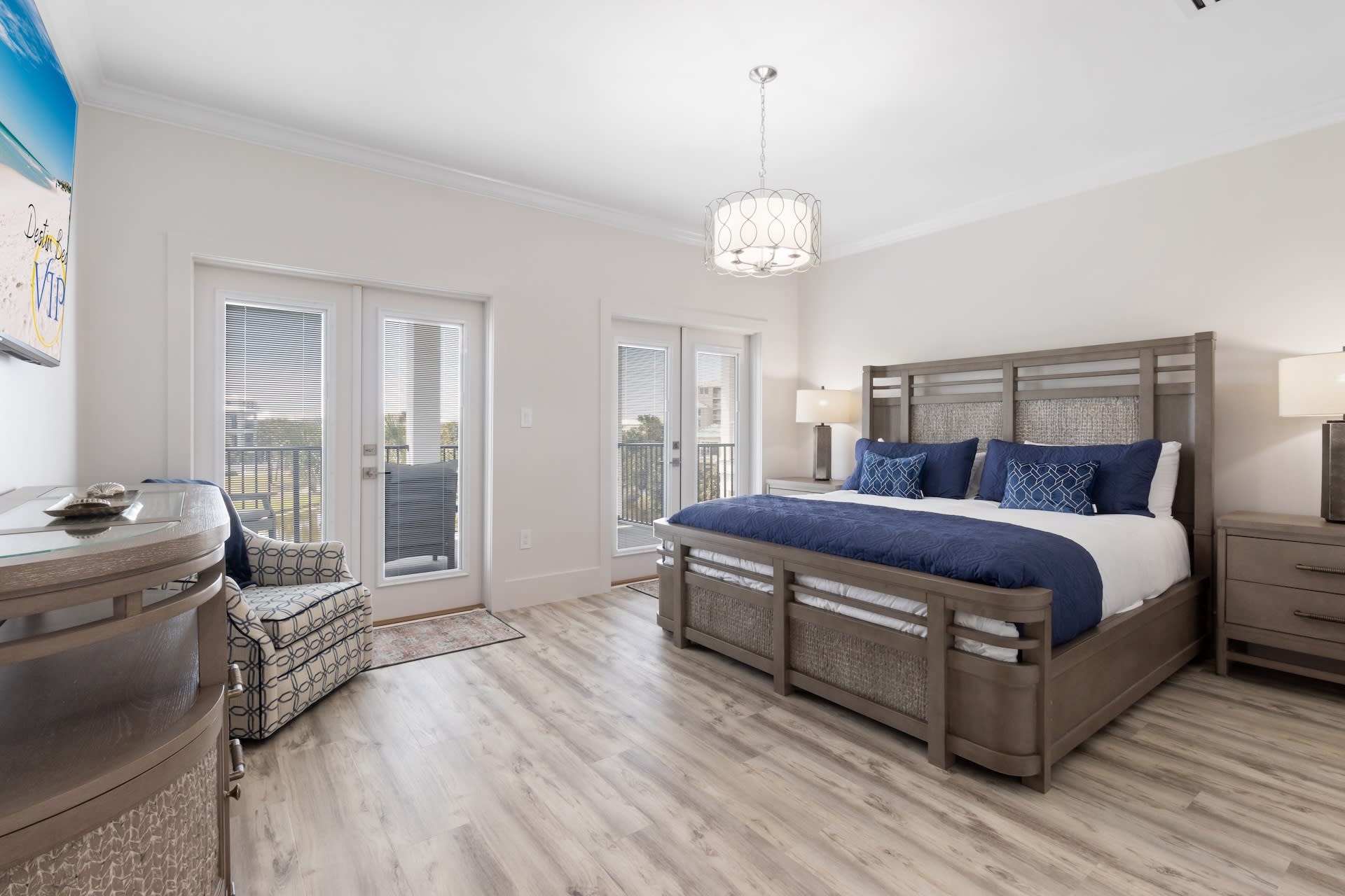 Primary King Bedroom with Ensuite Bathroom - 3rd Floor