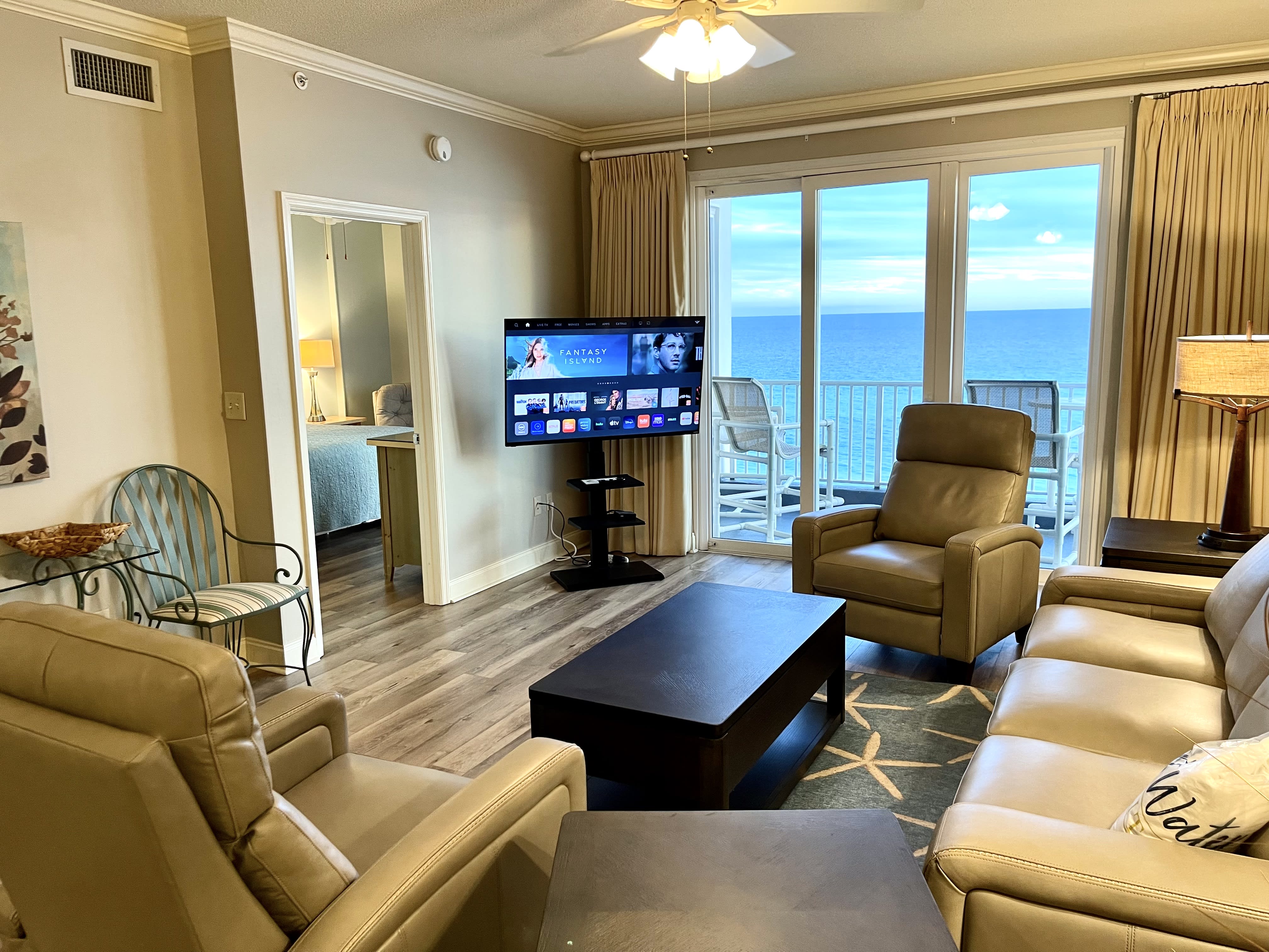 Living Area - Unit 610 Inn at Crystal Beach