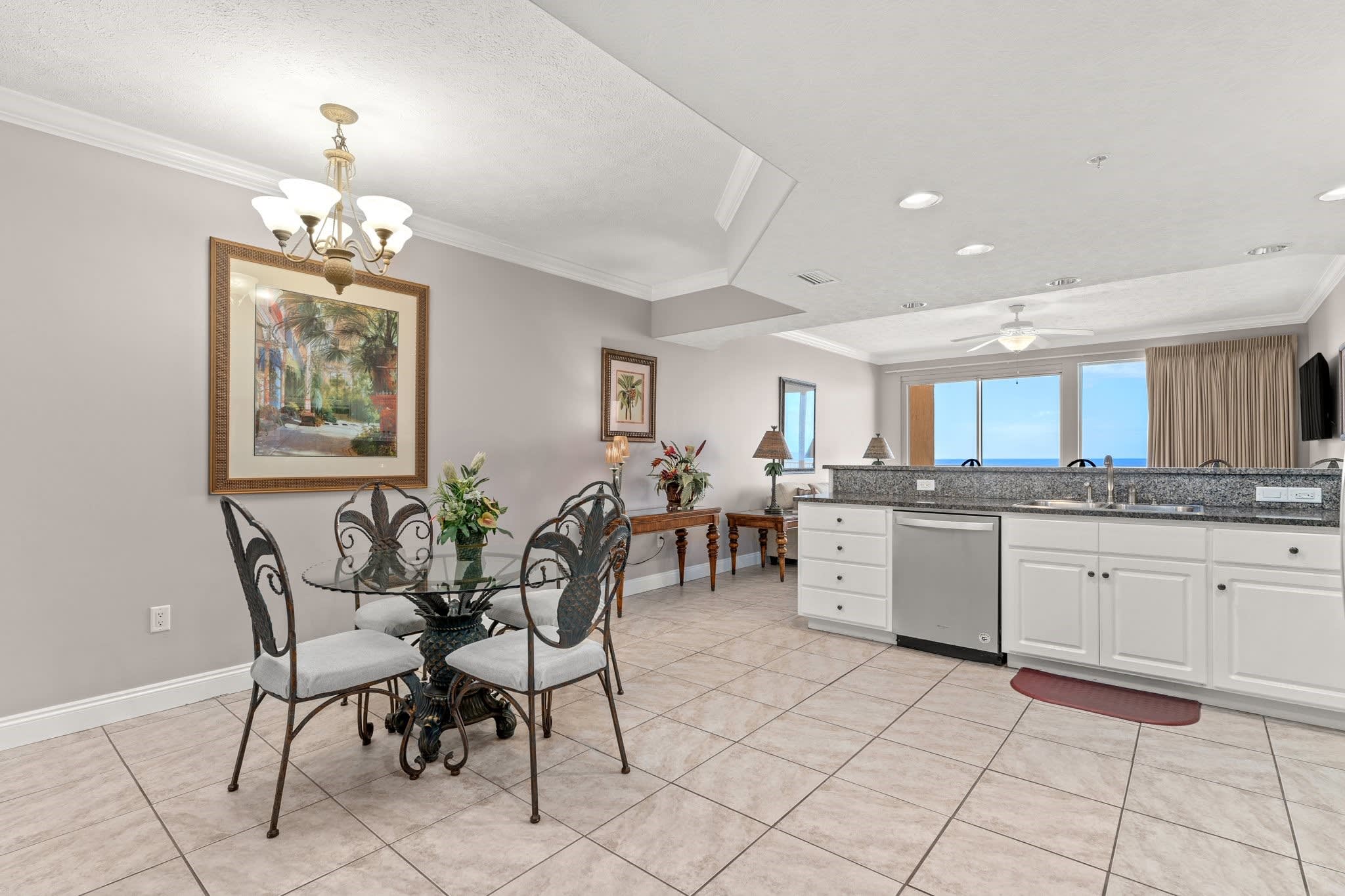 Dining area off the kitchen