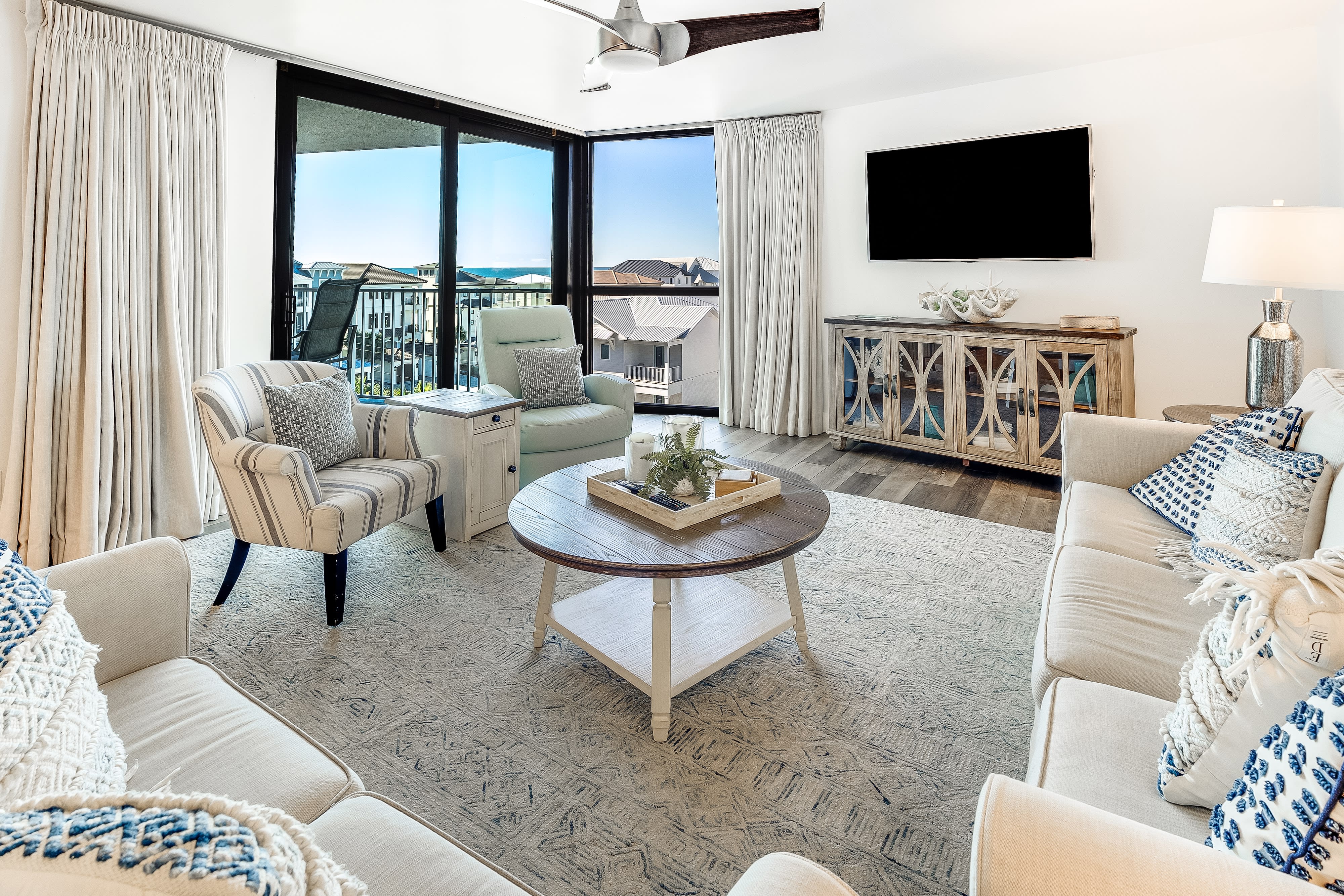 Open living room with a view!