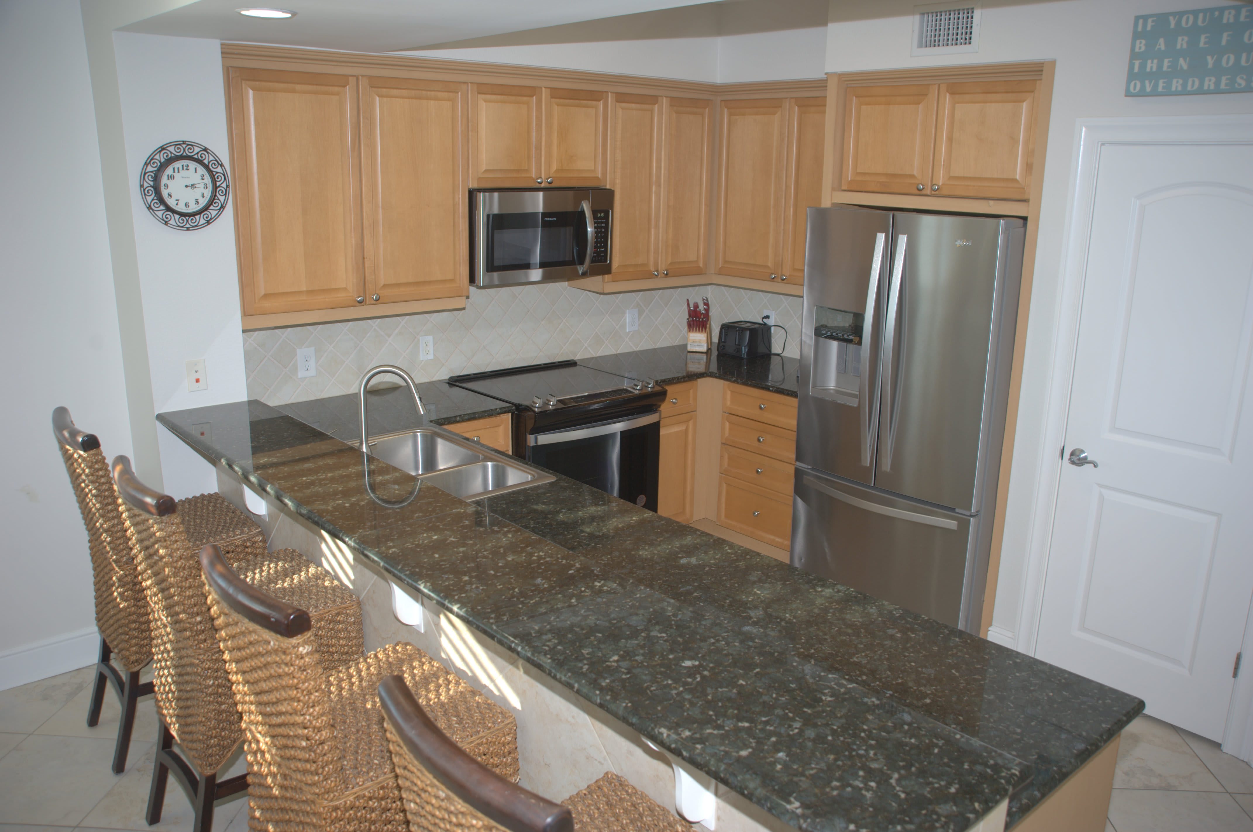 Four seats at the bar for means plenty of options for all!