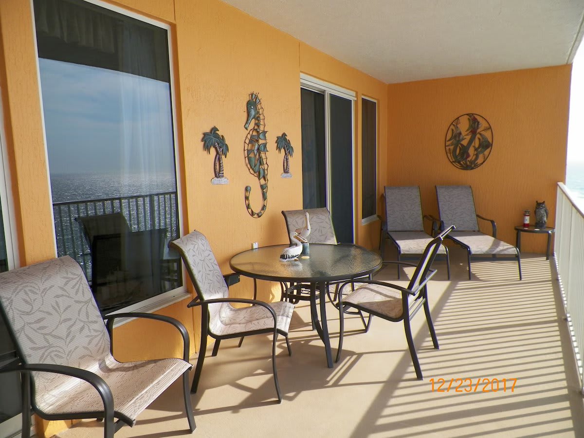 ENJOY DINING AND RELAXATION ON THE HUGE PATIO OVERLOOKING THE GULF OF MEXICO