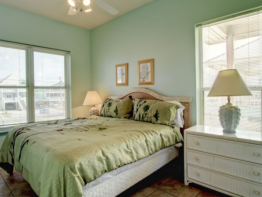 1st Floor, King Bed. Bedroom 2