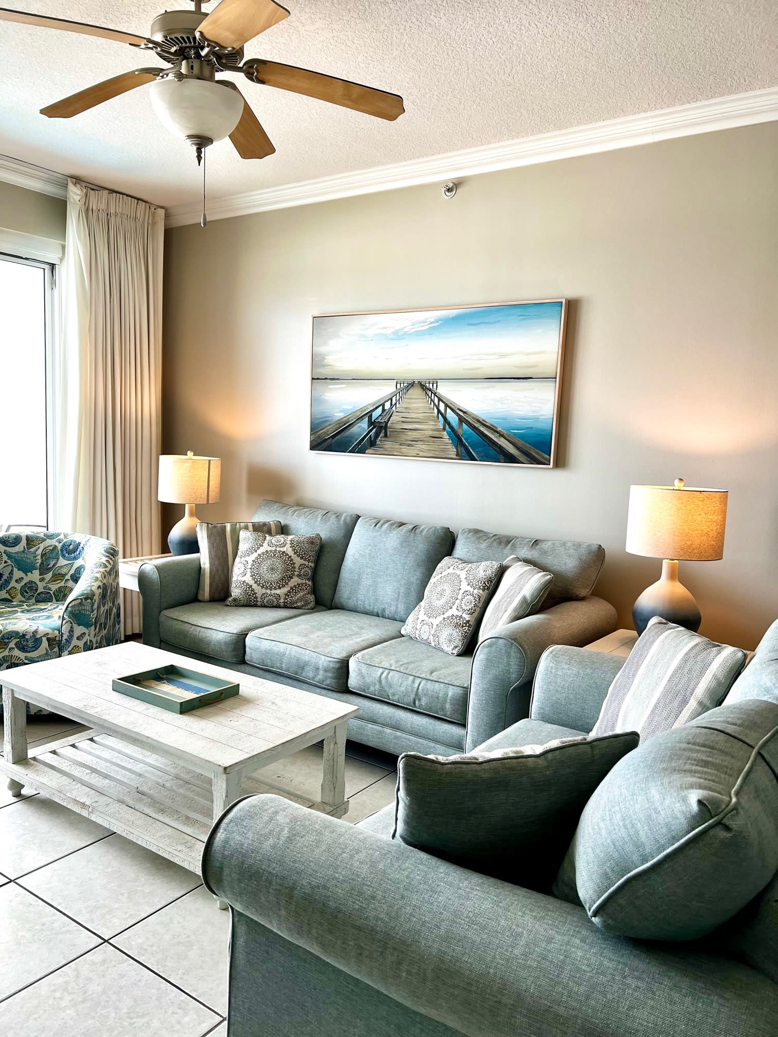 There's a seat for everyone in our Gulf front living room! 